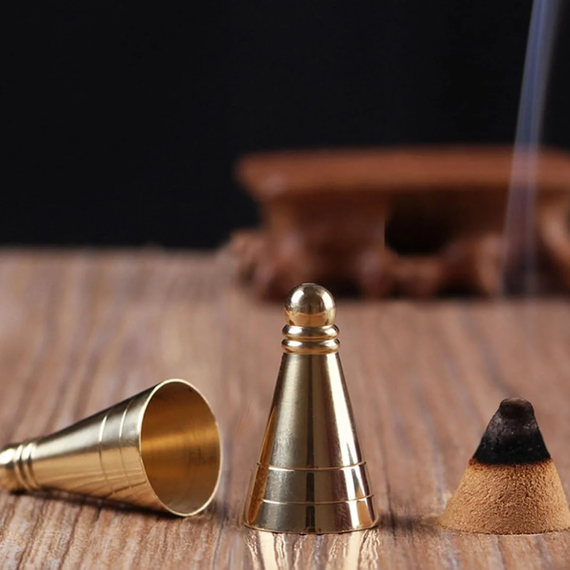 Stampi per Coni di Incenso Fai da Te in Rame 5 Pezzi Colore Oro Pratici e Facili da Usare per Creazione di Incenso in Ambienti come Bar e Templi