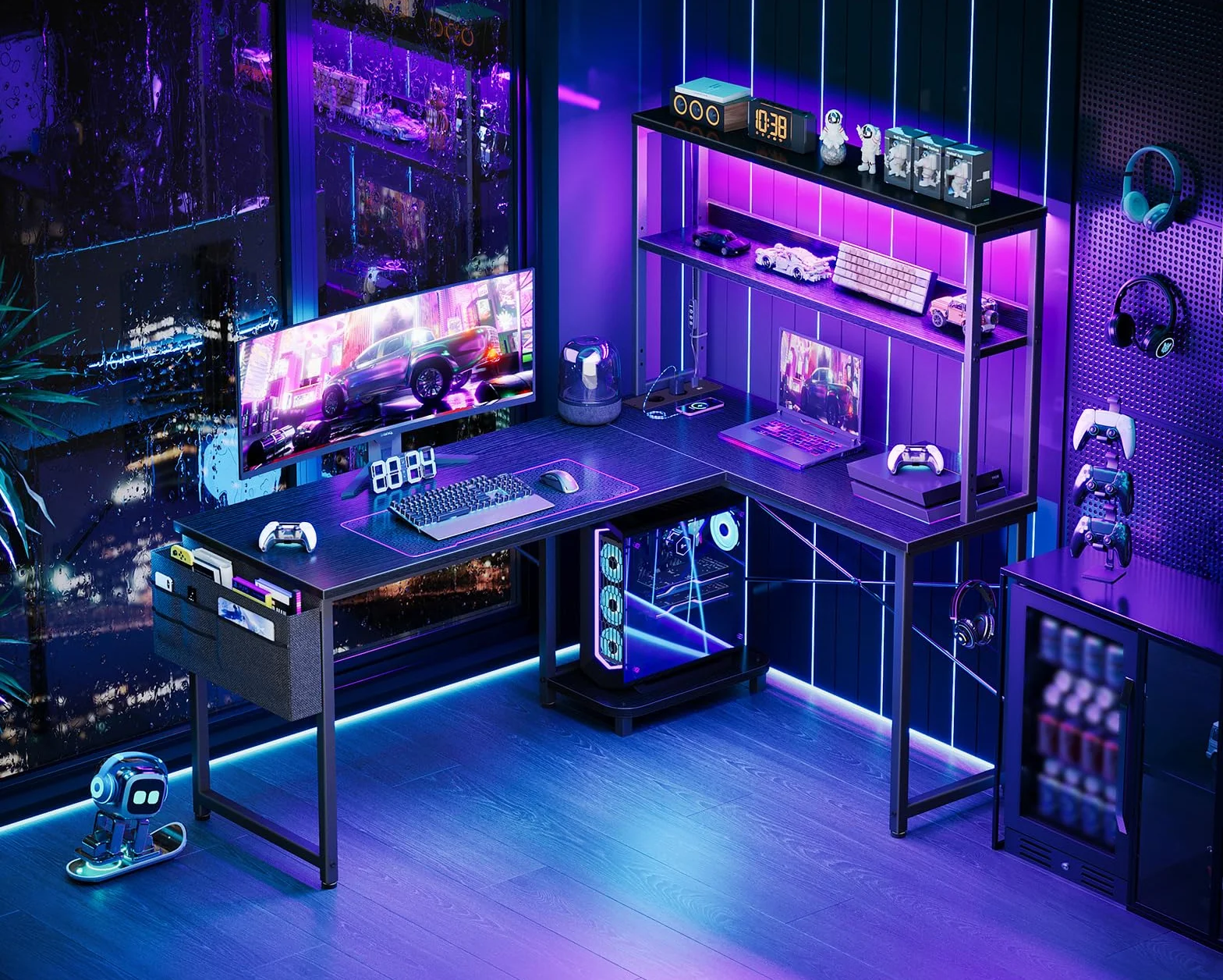 Coleshome Scrivania Gaming con LED e Prese, 135 × 100 cm Scrivania Gaming Angolare Reversibile con Scaffali Portaoggetti, Scrivania Angolare con Borsa Portaoggetti per Giocatori, Nero