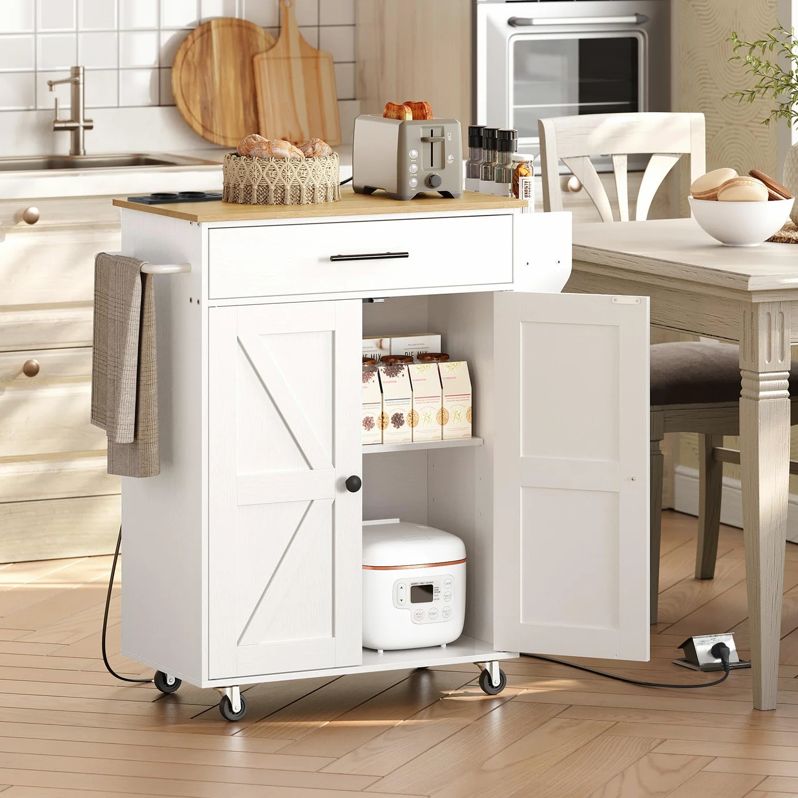 HOOBRO Tavolo Isola Cucina con Prese Elettriche, Carrello da Cucina con Cassetti e Porta Spezie, Carrello Isola da Cucina, con 2 Prese, Bianco e Colore Legno Naturale EWN88CZD01