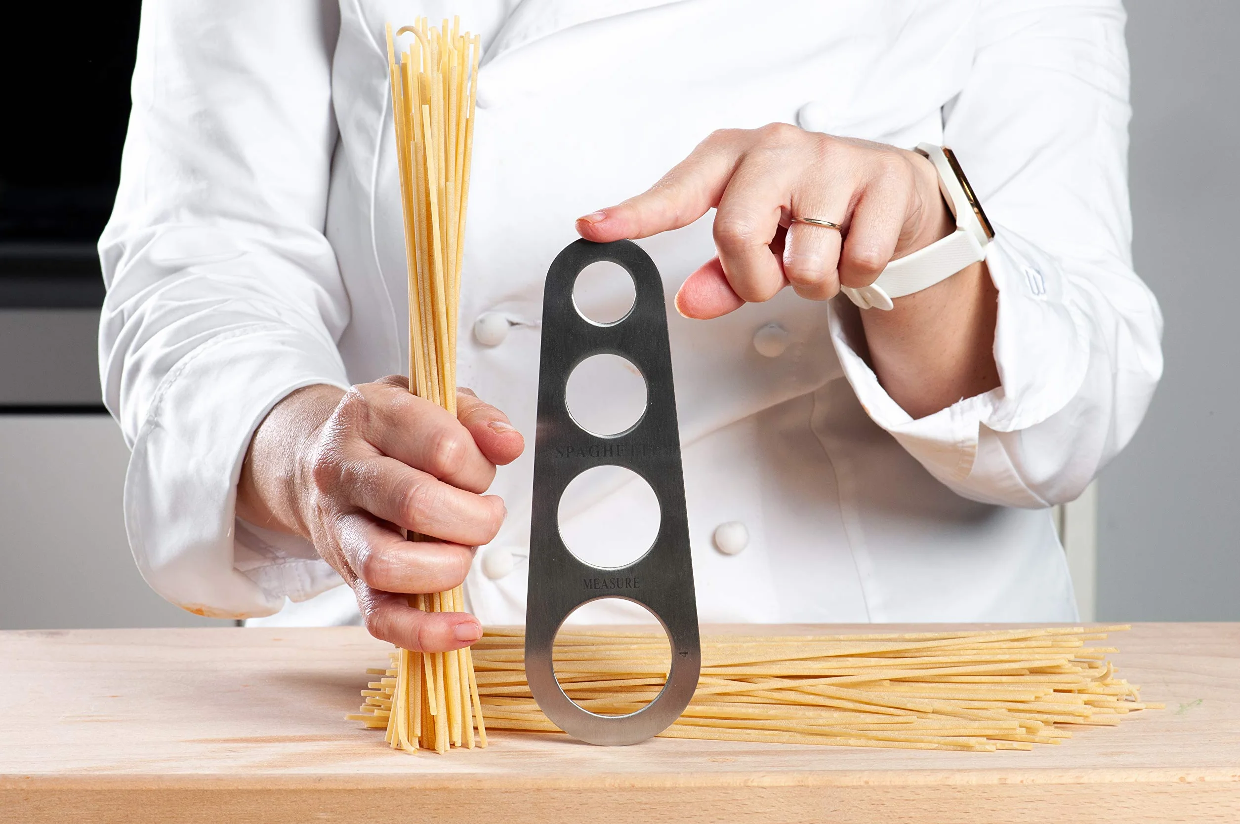 Misura spaghetti in acciaio per 1/2/3/4 porzioni. 18,5 cm Sybaris