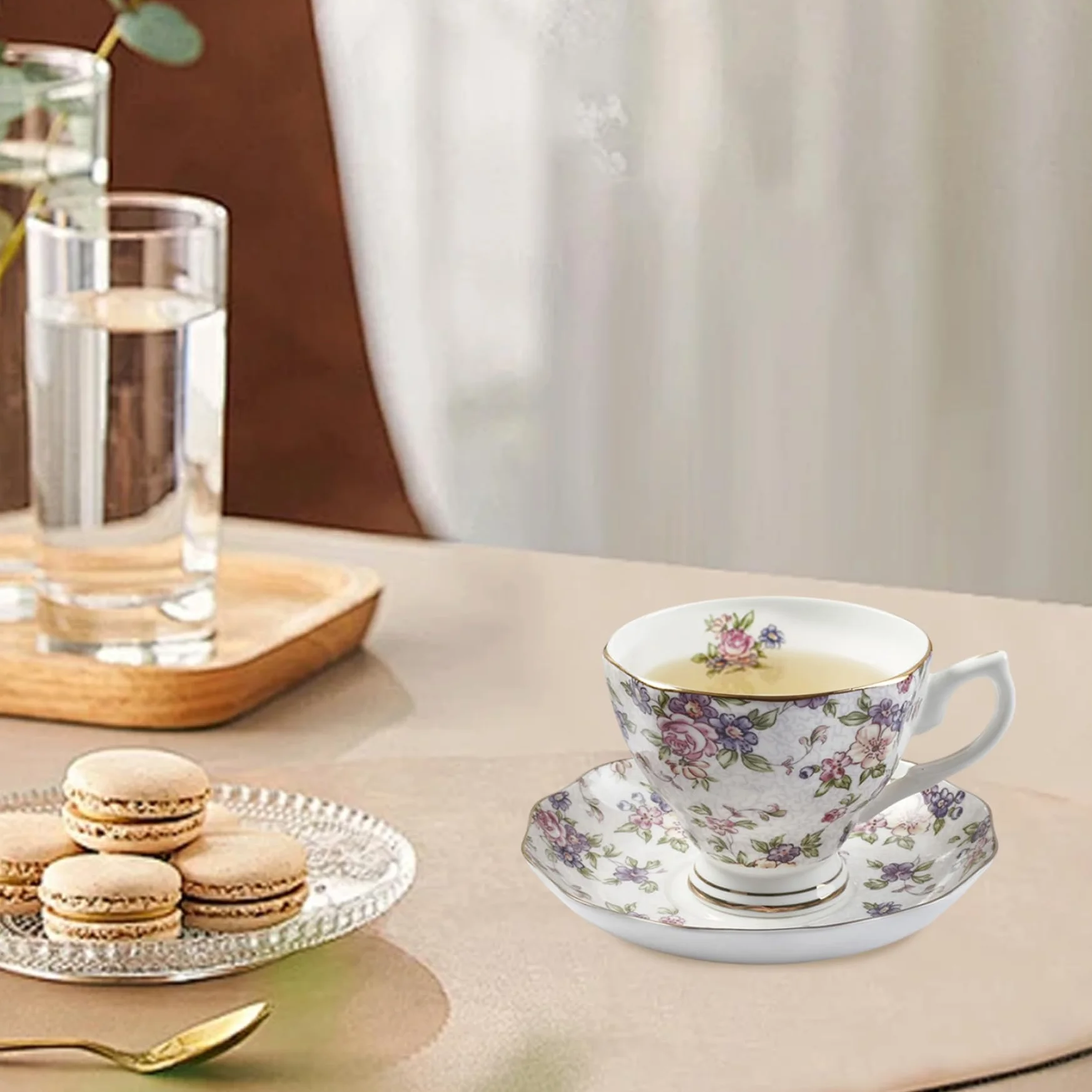 Set da tè in bone china Elegante tazza floreale e piattino da tavola per la casa