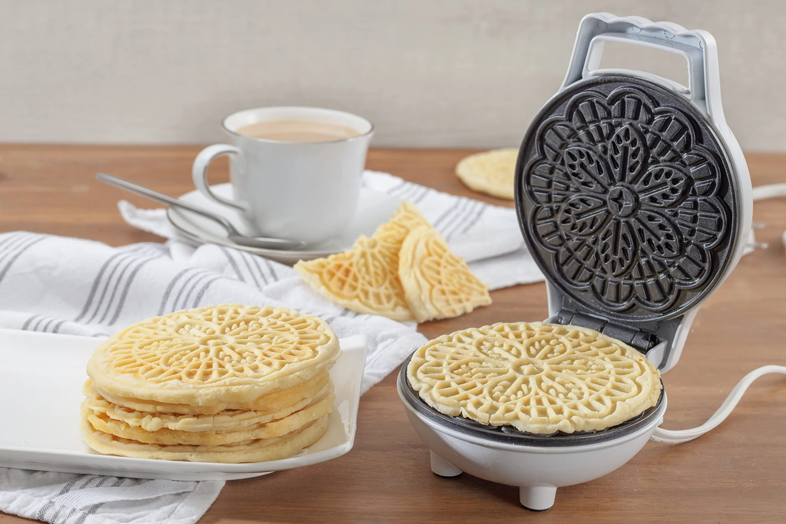 Mini macchina elettrica per pizza – produce 1 piccolo waffle tradizionale italiano da 10,2 cm in pochi minuti – Pressa in ferro antiaderente con guida alle ricette – Dolci o regalo da