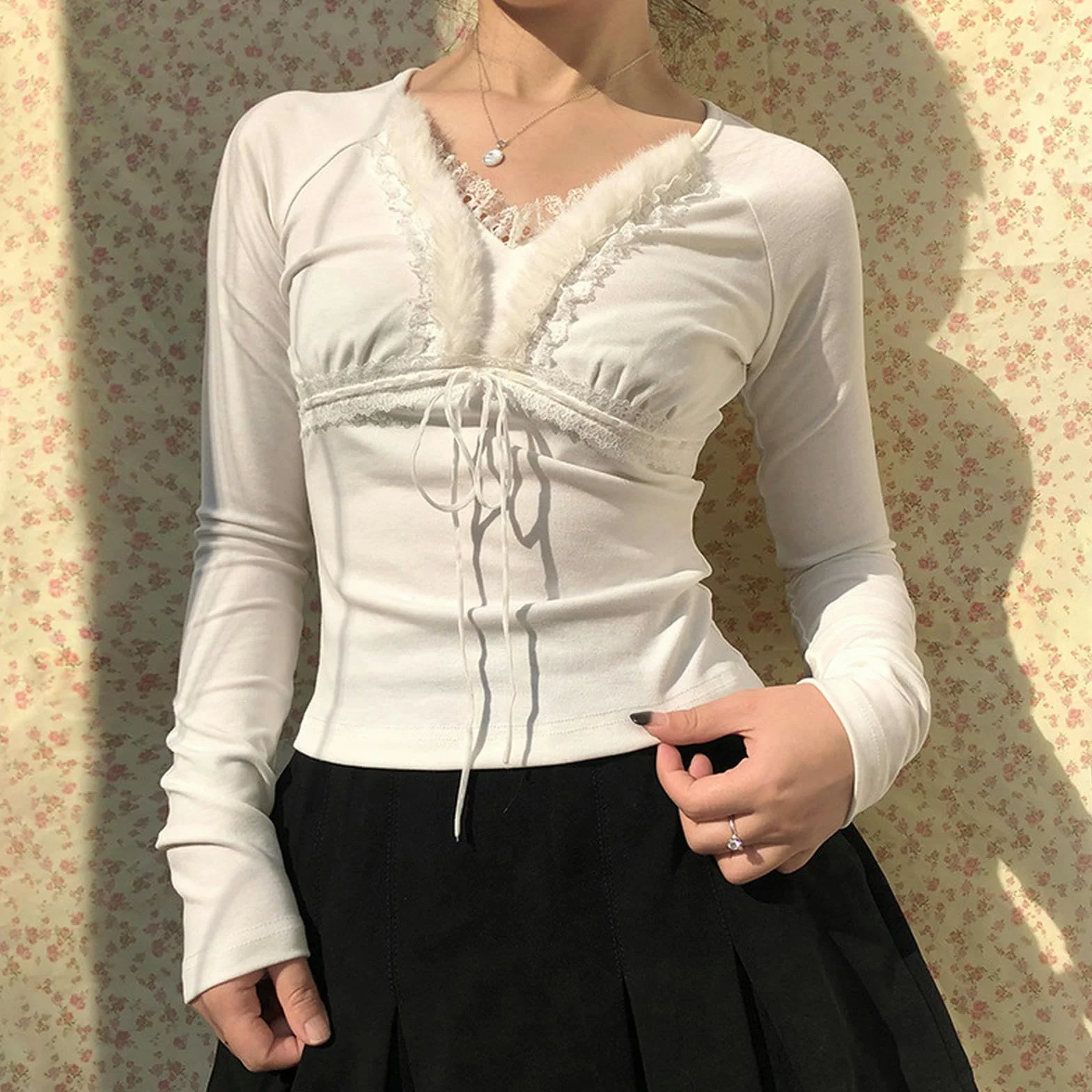 Dolce Bordo Grezzo con Cuciture in Pizzo Fiocco Scollo a V Top Corto Delicato Tinta Unita a Maniche Lunghe T-Shirt Slim Lavorata a Maglia con Fondo-Bianco-M