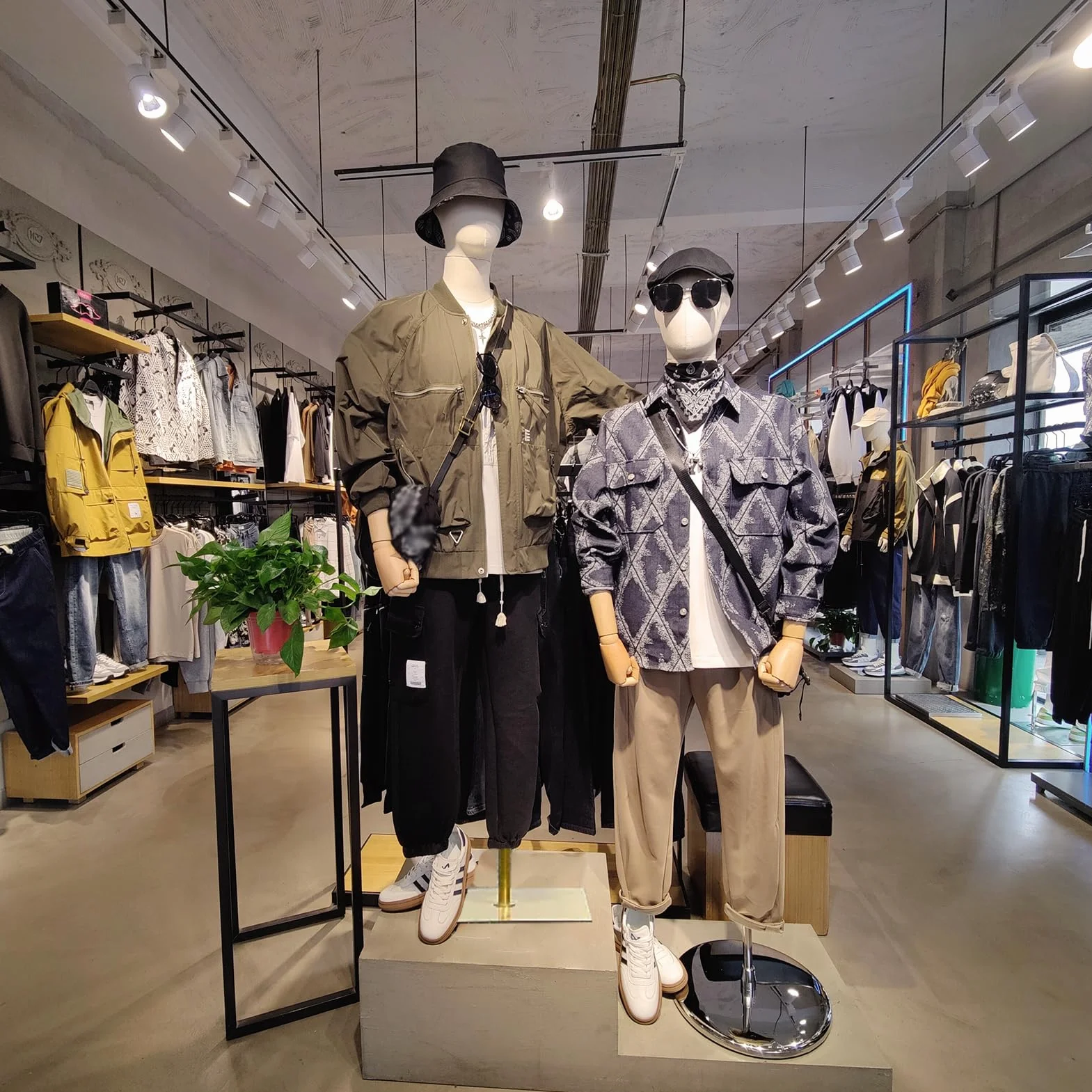 Manichino Maschile Sartoriale, Busto da Uomo Con Base in Metallo, da Vetrina