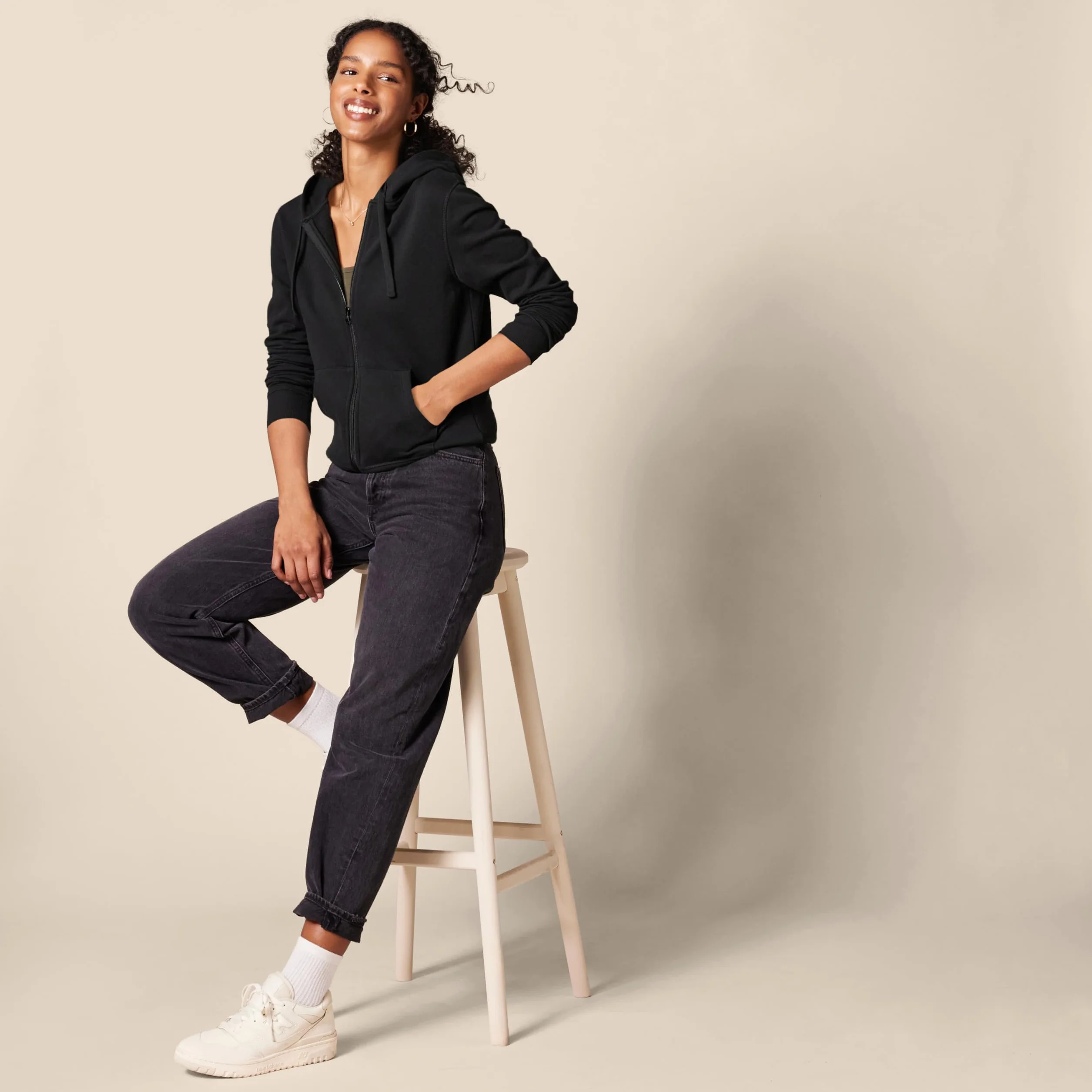 Amazon Essentials Donna Felpa con Cappuccio e Cerniera in Pile