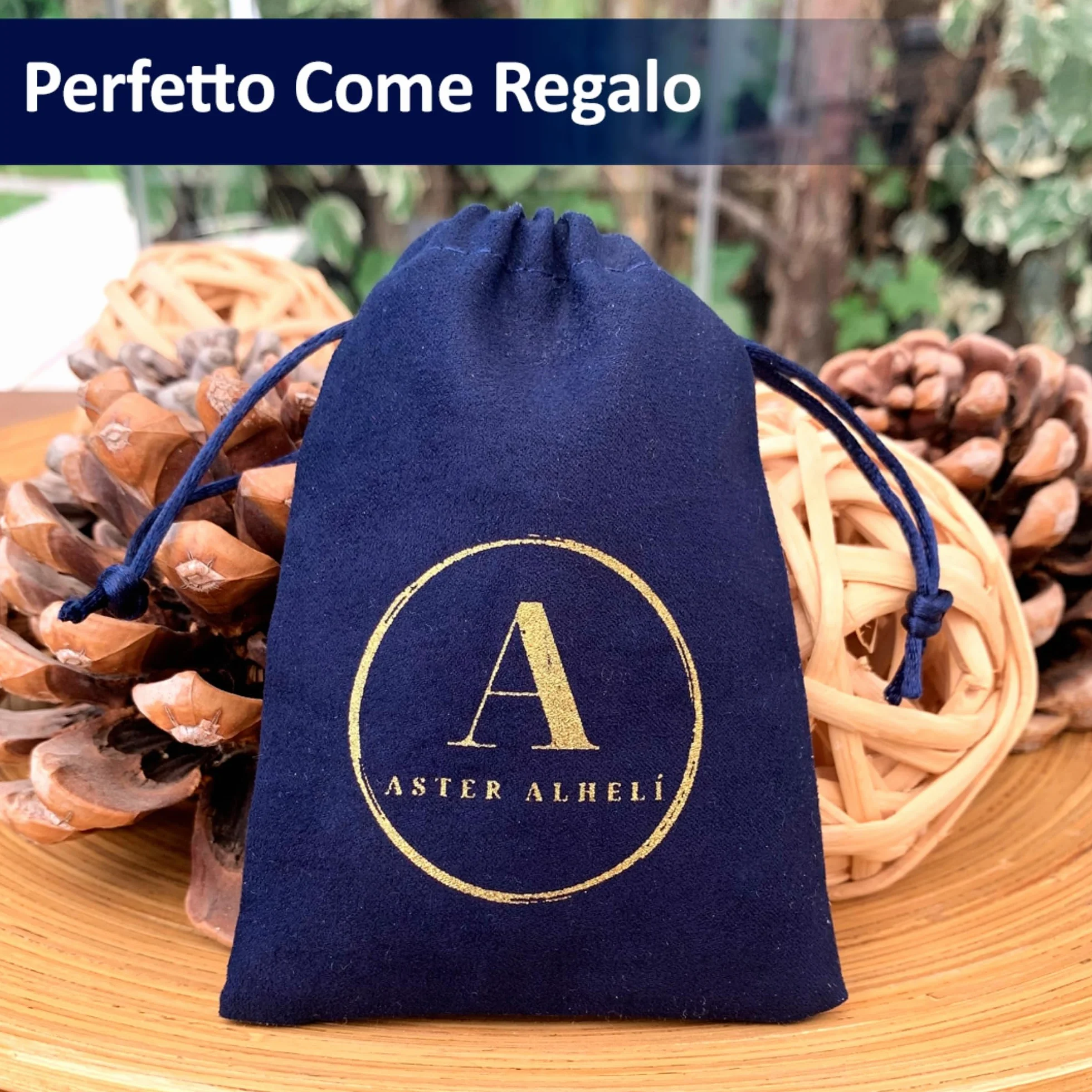 ASTER ALHELÍ Collana Donna Ciondolo Fiore Grande Dorato – Collana Lunga Regolabile Cordoncino Camoscio Marrone Boho Gioiello Artigianale Regalo