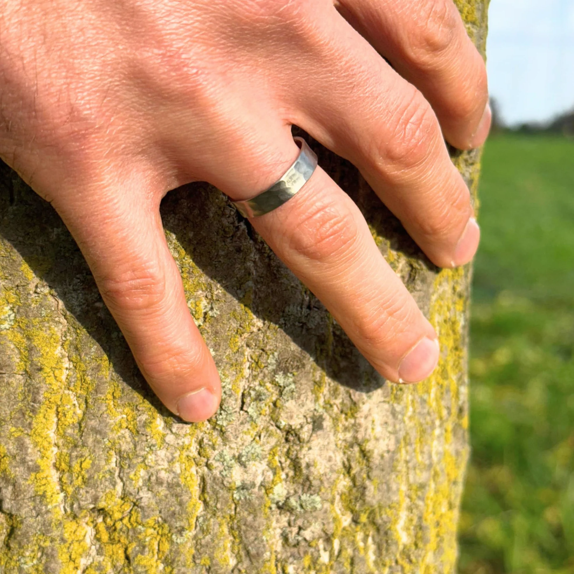 Antica Fucina Rho Anello Regolabile in Titanio Puro 0,8 mm - Lavorazione Artigianale Italia Unisex