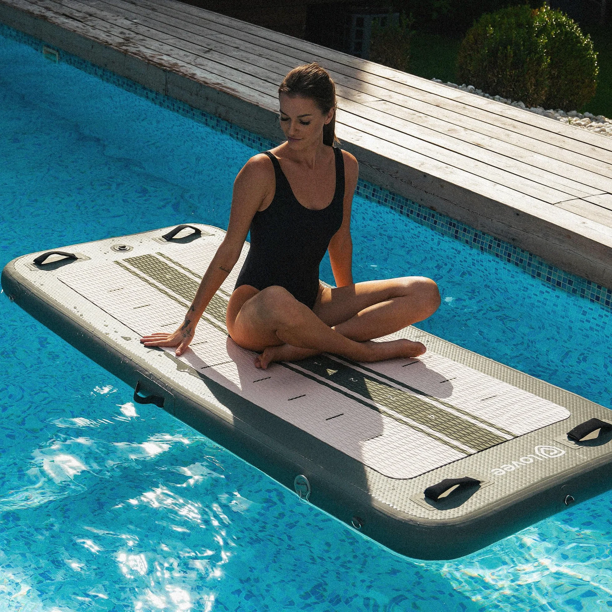 Lovee Materasso galleggiante Aquaboard grande tavola: 210 x 90 cm doppio uso: sport o relax struttura in PVC rinforzato di alta qualità verde oliva