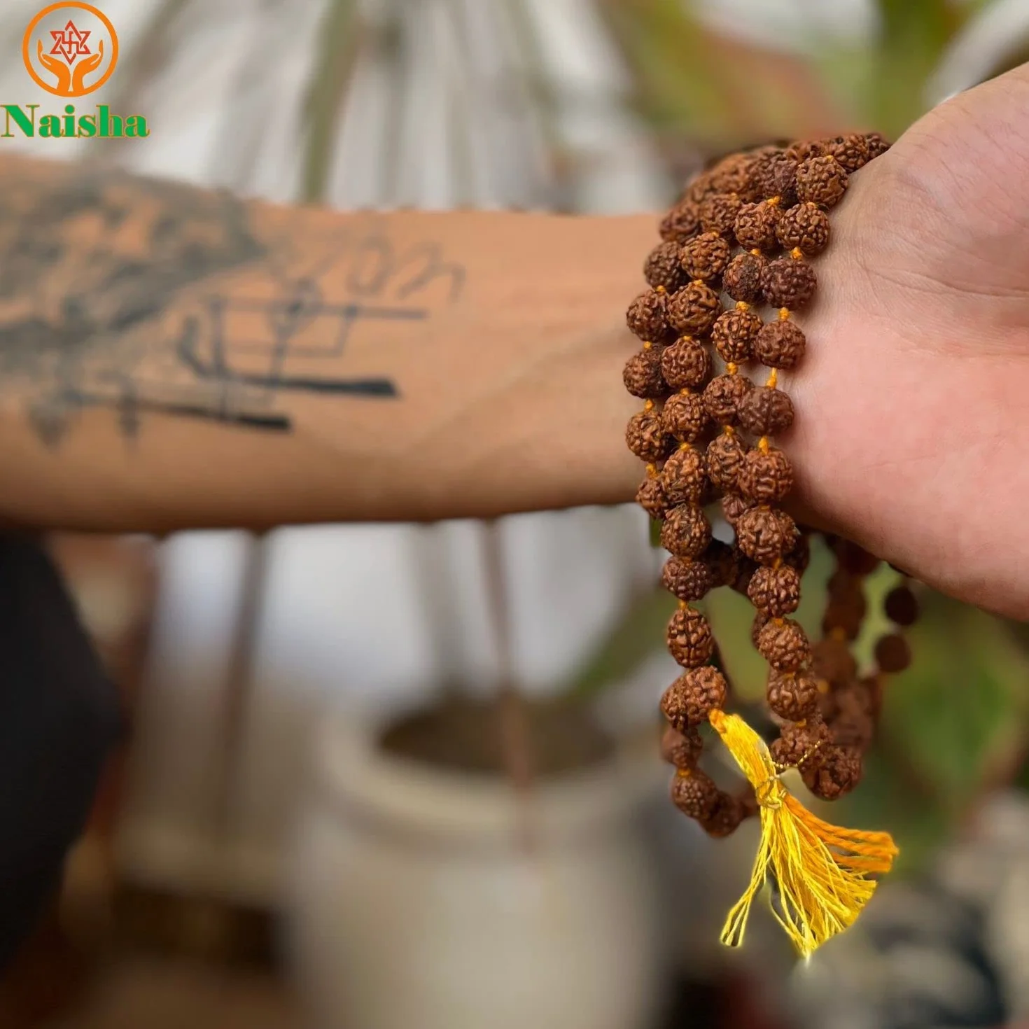 Naisha Tulsi Holy Basil Japa Mala & Rudraksha Mala, 108+1 perline Japa Mala, 5 facce Panch Mukhi Rudraksha Seed per Mantra Jaap quotidiano con nappina