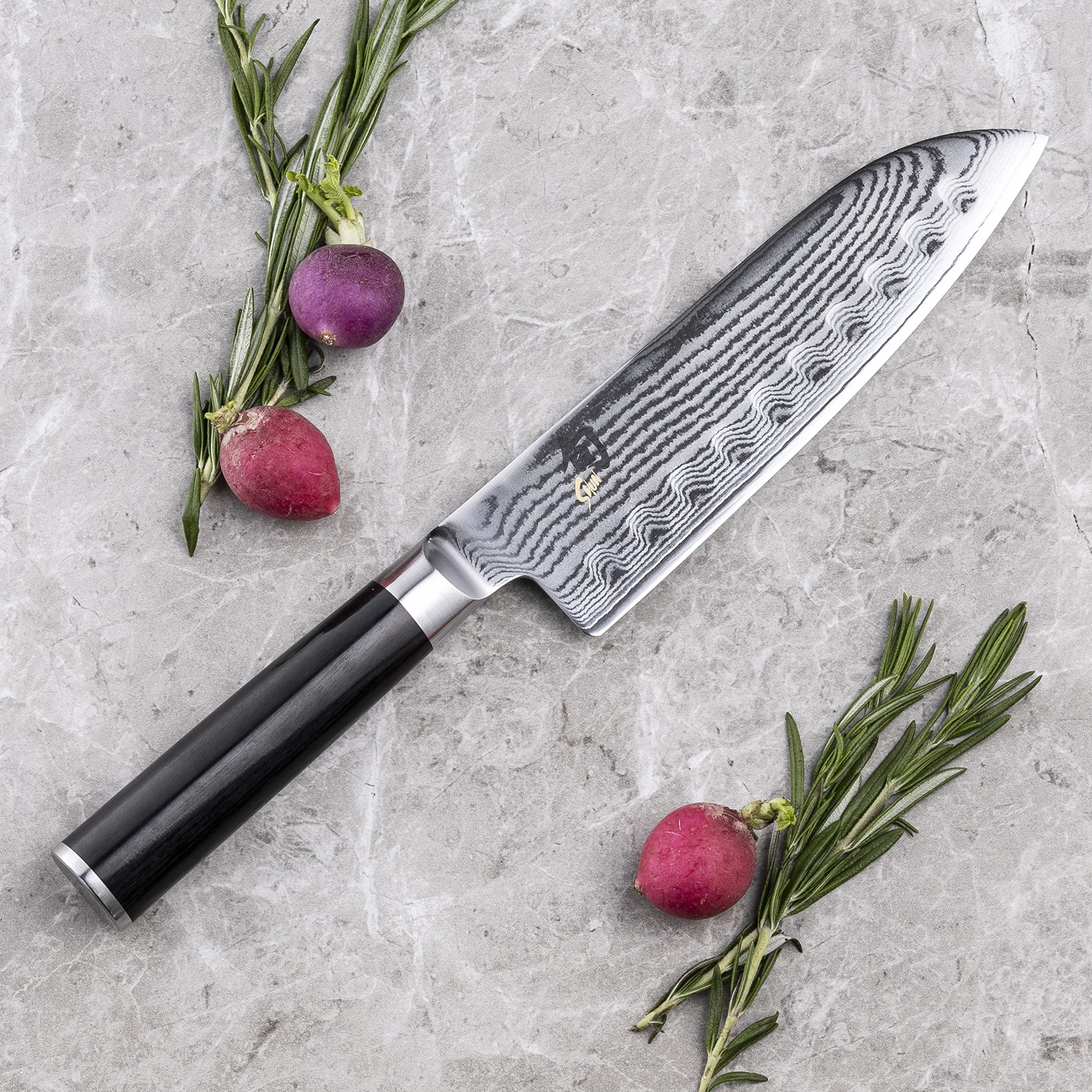 KAI Shun Classic Santoku 18 cm lunghezza lama con alveoli - Coltello damasco 32 strati nucleo VG MAX - 61 (±1) HRC - Manico in legno Pakka - Made in Japan - coltello da cucina giapponese forgiato