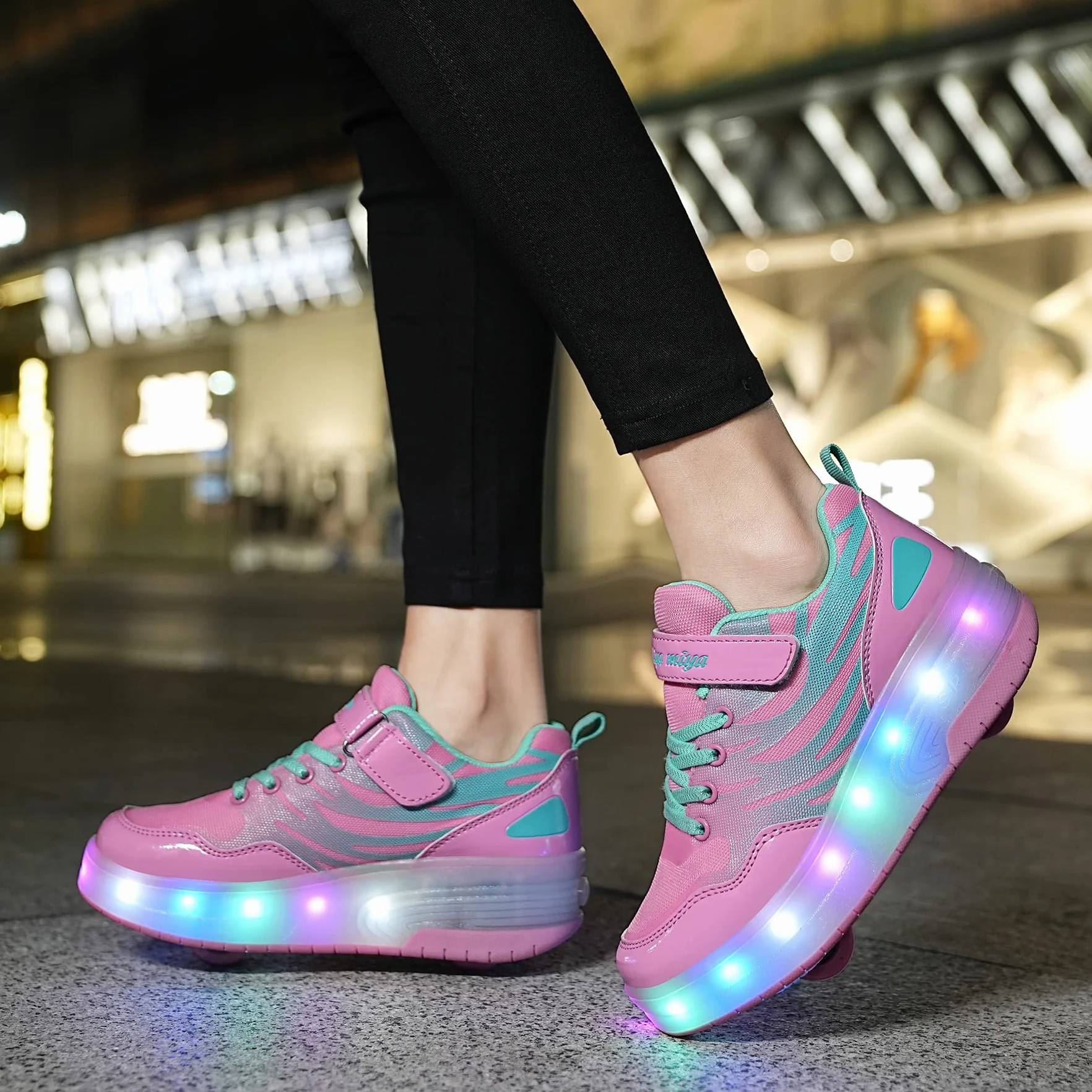 USB Ricarica LED Luci Skateboard Scarpe Sportive con Rotelle Retrattile Sneakers Outdoor Multisport Luminose Running Calzature da Ginnastica per Bambini