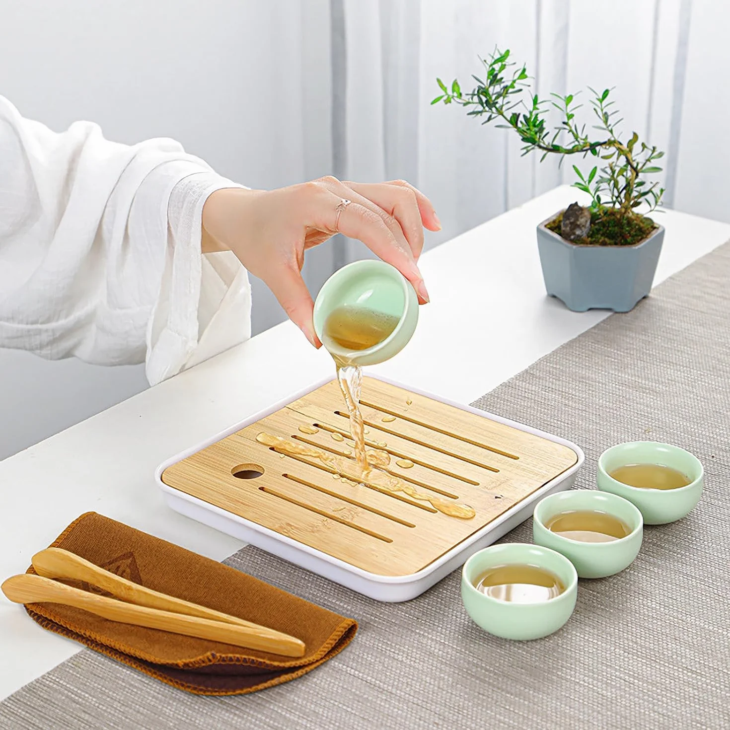 Set di Teiera Cinese Kungfu - Servizio da Tè in Ceramica con 4 Tazze, Lattina e Vassoio da Viaggio