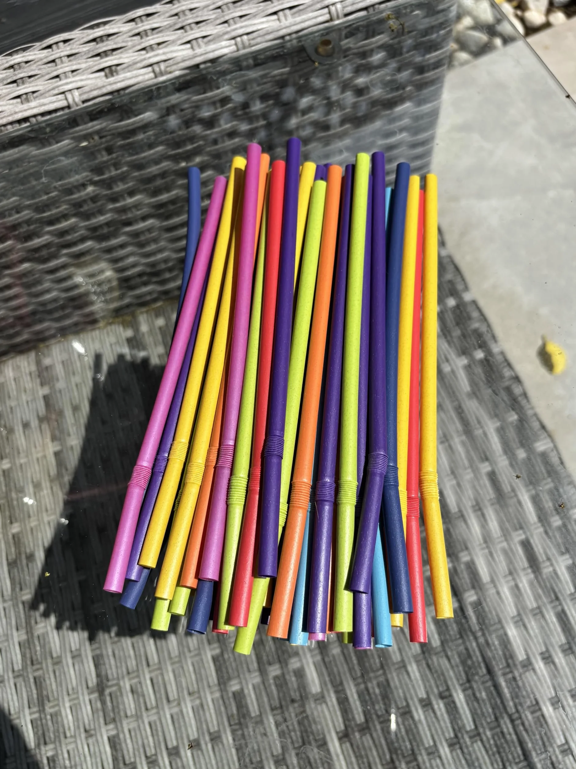 SYLVA 100 cannucce flessibili multicolore pieghevoli – Cannucce di canna da zucchero per cocktail, frullati, frappè – Cannucce in fibra naturale di canna da zucchero, cannucce robuste per bevande