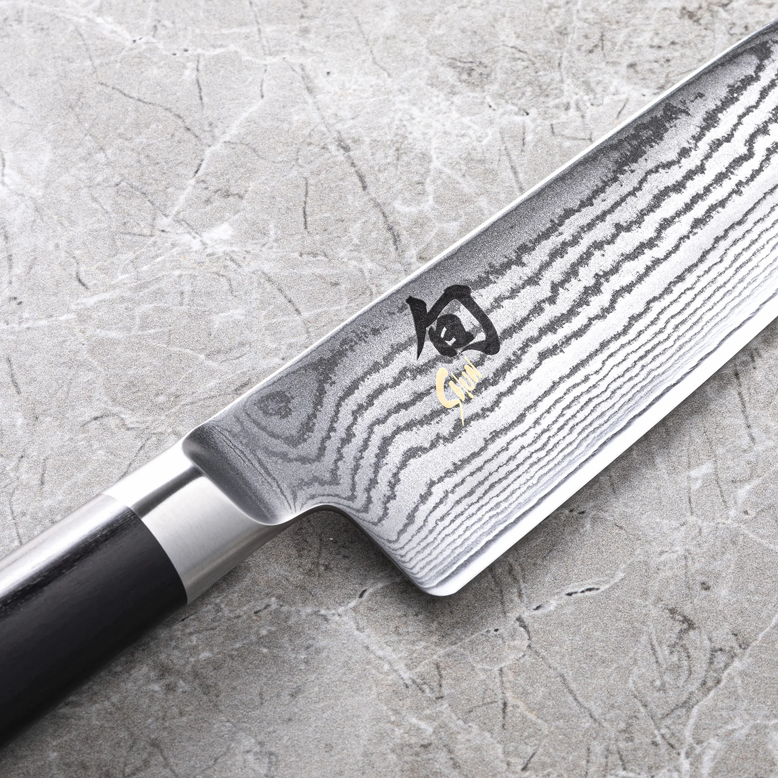KAI Shun Classic piccolo Santoku 14 cm lunghezza lama - First Touch - Coltello damasco 32 strati nucleo VG MAX - 61 (±1) HRC - Manico in legno Pakka - coltello da cucina giapponese forgiato