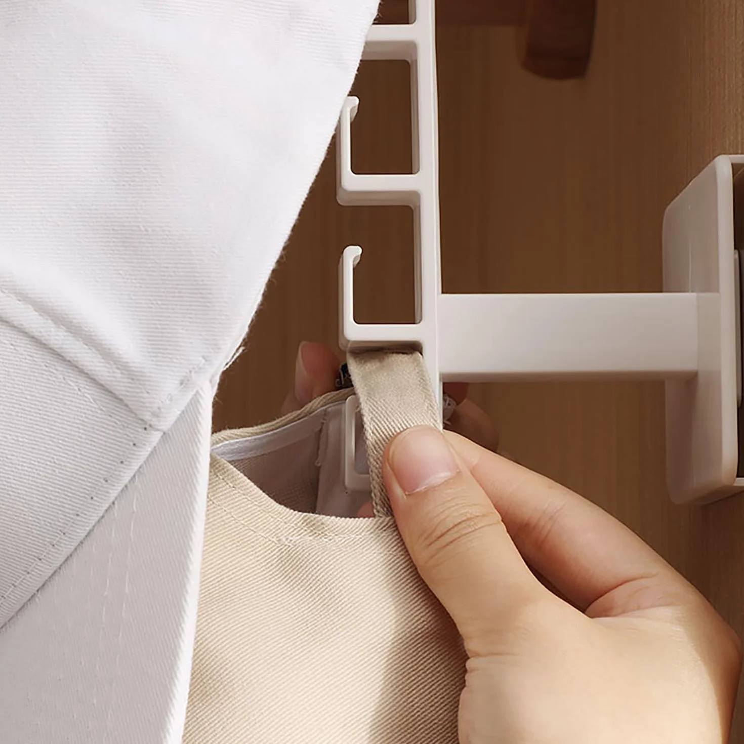 Porta Cappelli Appendi Espositore Organizer - 1 Pezzo, Bianco, Esteticamente Accattivante, Mantiene I Cappelli In Condizioni Impeccabili, Crea più Spazio di Archiviazione In uno Spazio