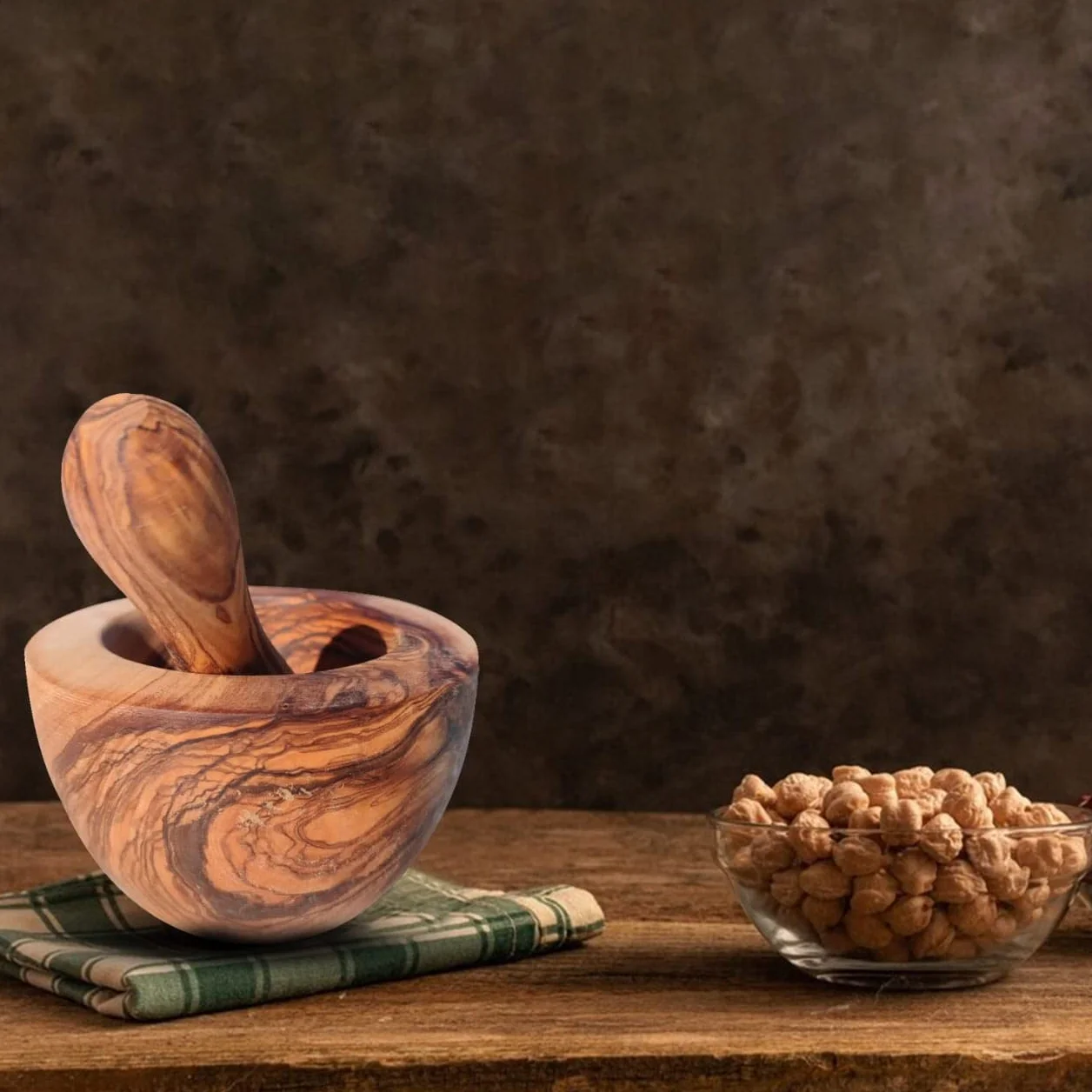 Mortaio con pestello in legno di ulivo, mortaio di erbe aromatiche, realizzato a mano con bordo naturale, mortaio da cucina – mortaio sostenibile per erbe aromatiche e spezie, diametro circa (Ø 12 cm)
