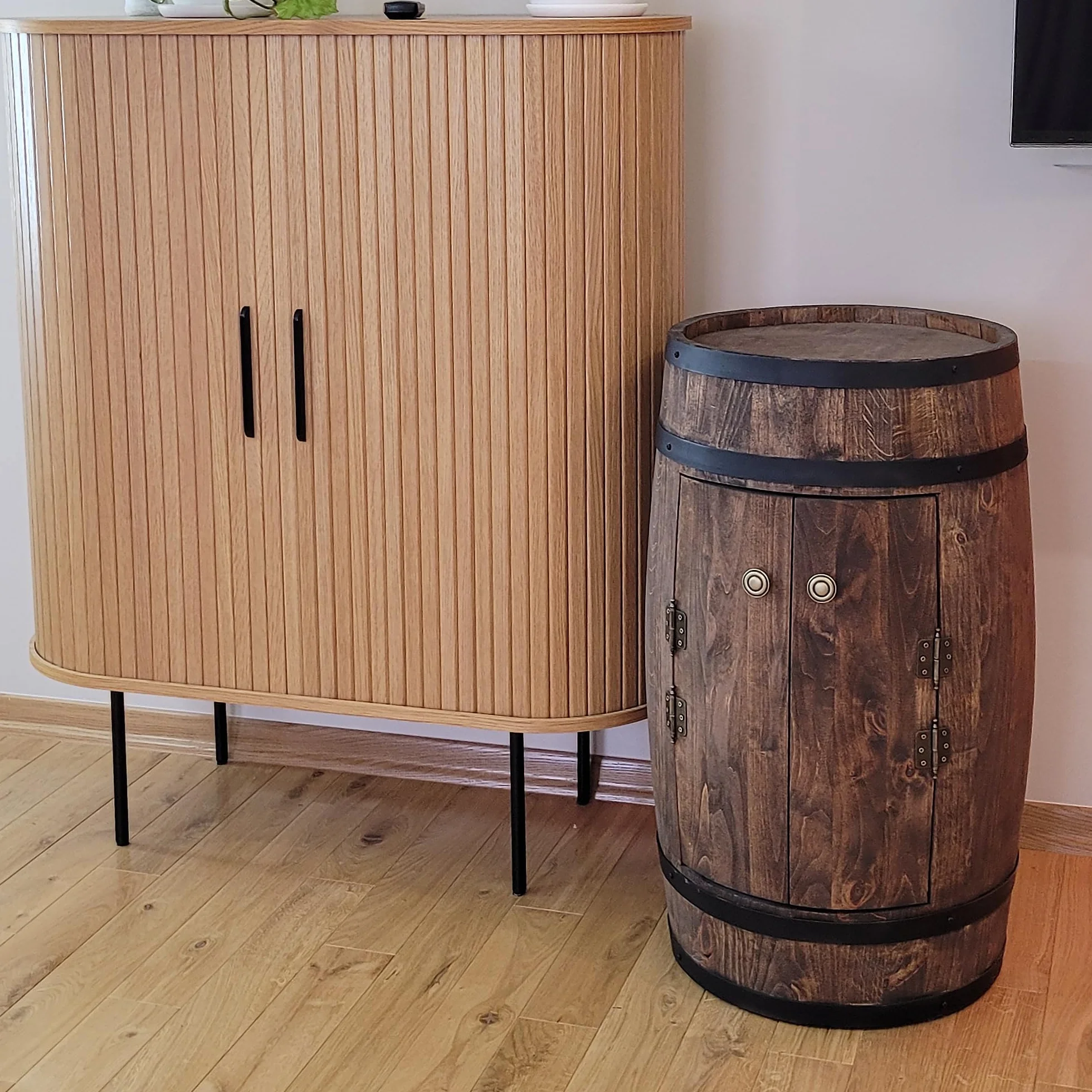 WEECO Barile con due ante, armadio per bevande, Whisky bar, Barile di vino, Cantinetta Portabottiglie in Legno, Mini Bar scaffale rotondo, Scaffale vino Botte vini, Barile Grappa, Barile da whisky