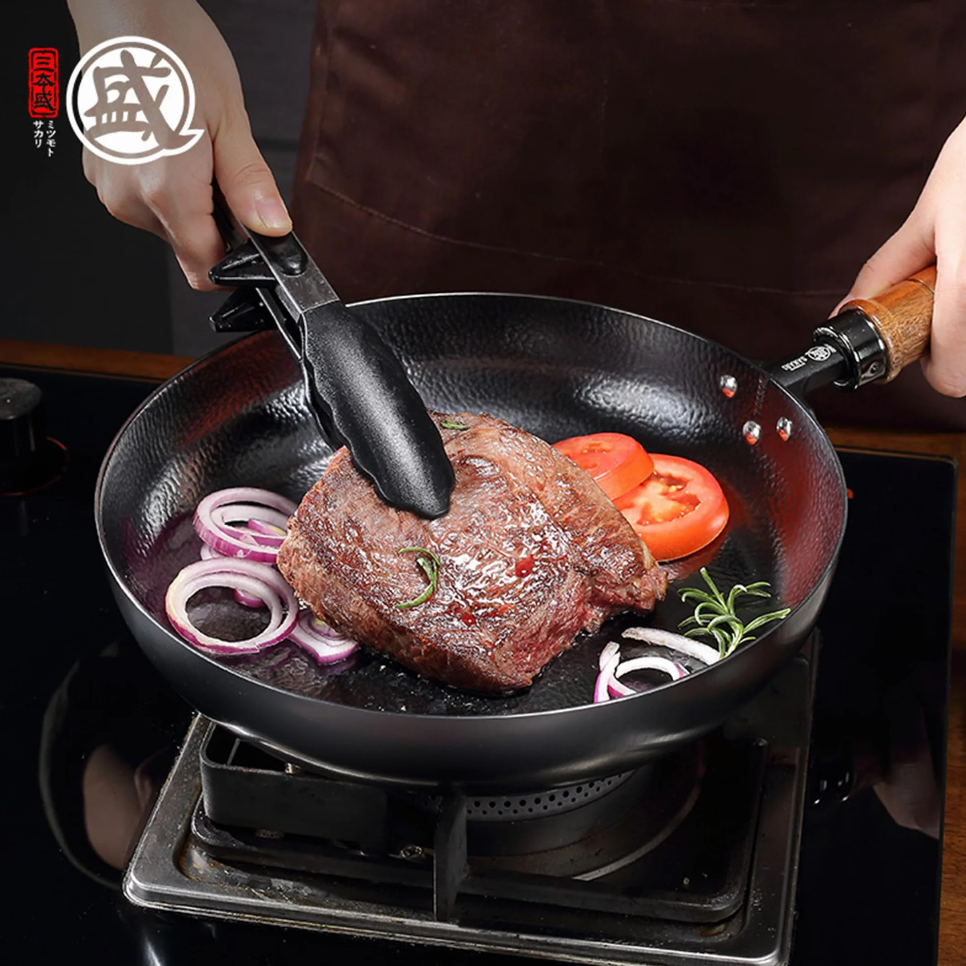 MITSUMOTO SAKARI Padella Antiaderente 30 cm,Padella in Ghisa Battuta a Mano | Senza Rivestimento Sintetico, Adatta a Fornelli a Gas e Induzione, Manico in Ebano