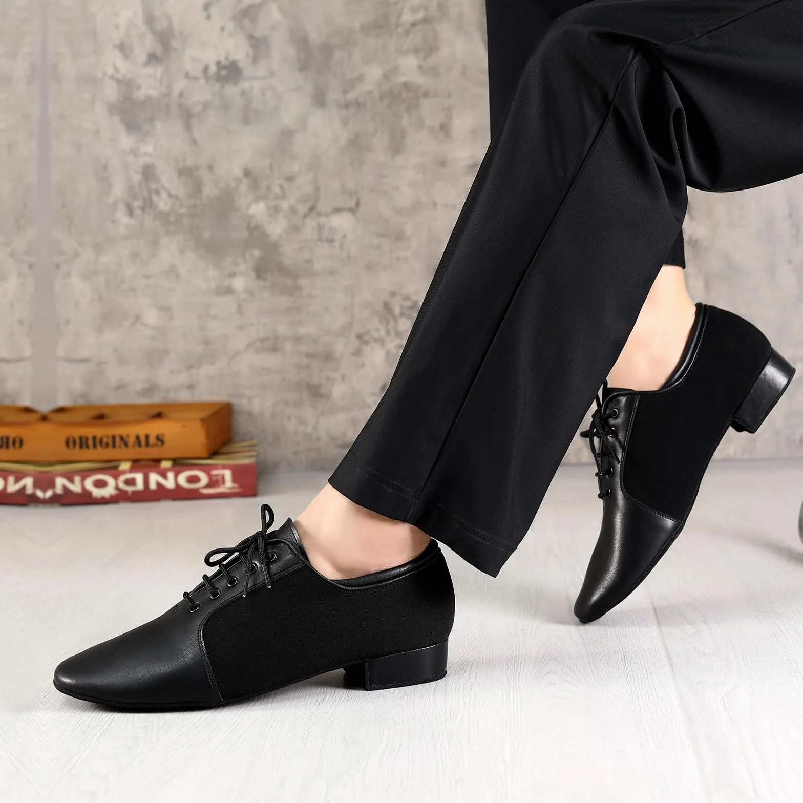 Scarpe da Ballo Latino Uomo Lacci Salsa Tango Jazz Performance Tacco Basso Scamosciata