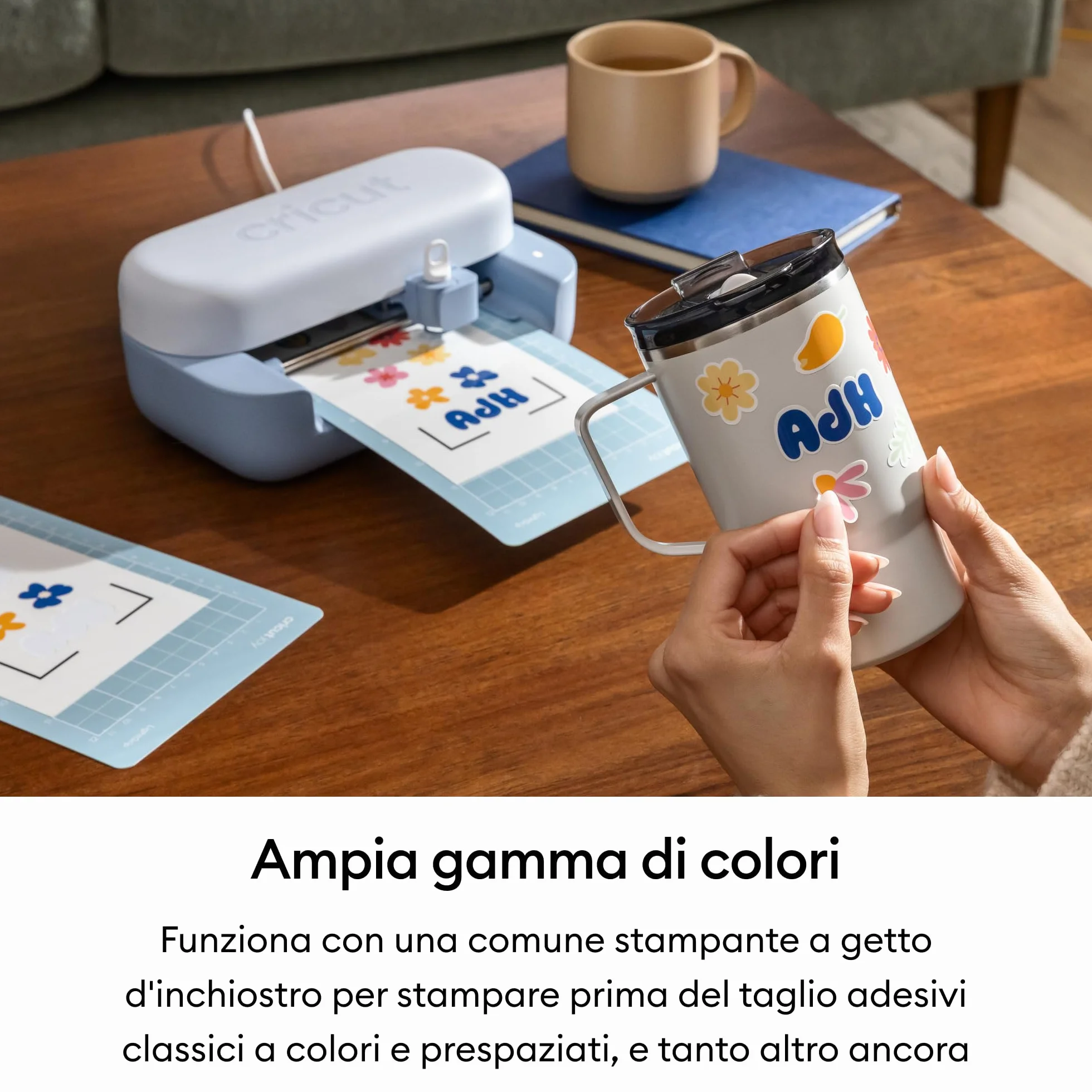 Cricut Joy™ 2 Deluxe Bundle + Contenuti digitali. Macchina da taglio intelligente compatta, ideale per biglietti personalizzati, adesivi semplici ed etichette