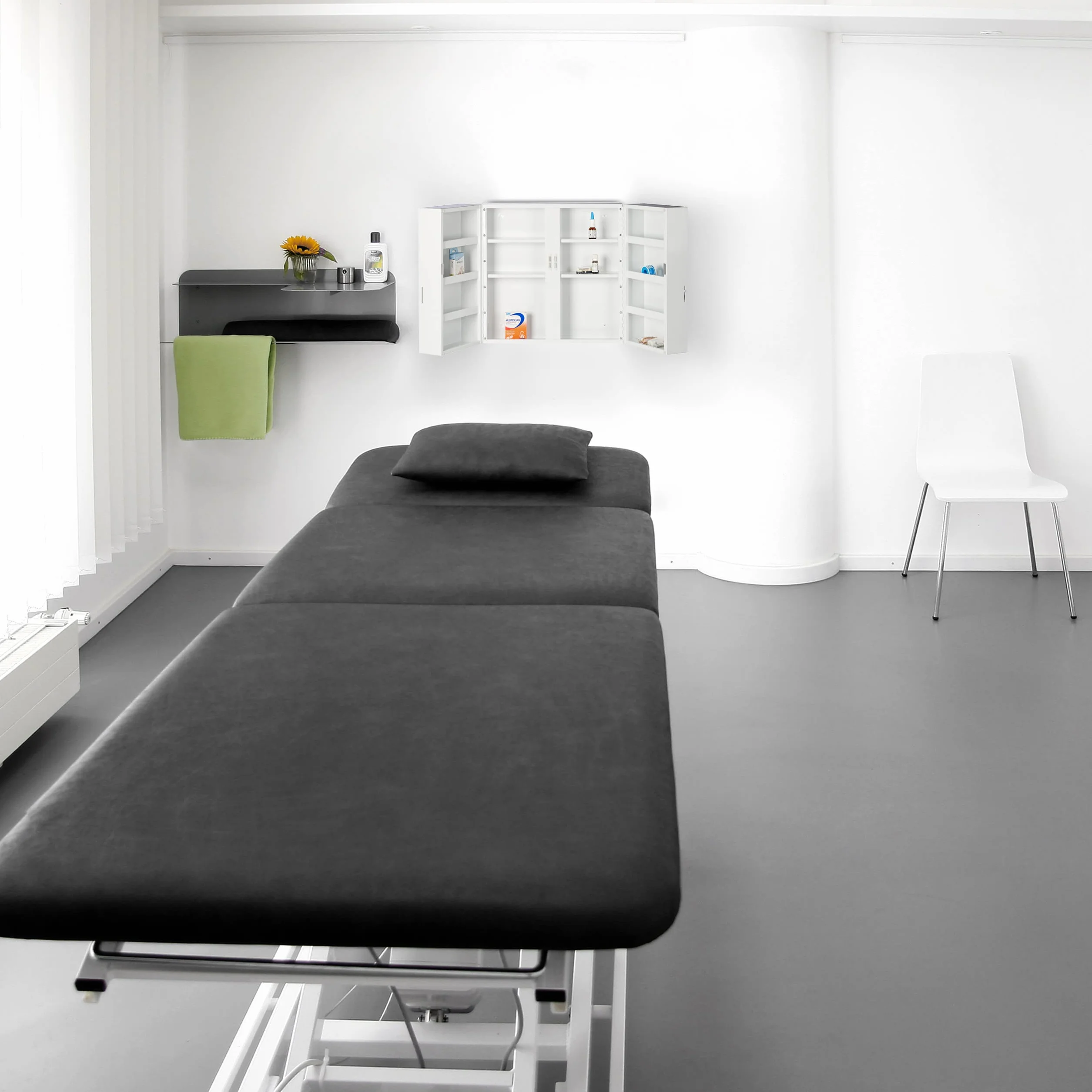 Relaxdays Armadietto Medicinali, Pronto Soccorso, Cassetta da Parete, 11 Scomparti, 2 Ante, HLP: 53x53x21,5 cm, Bianco