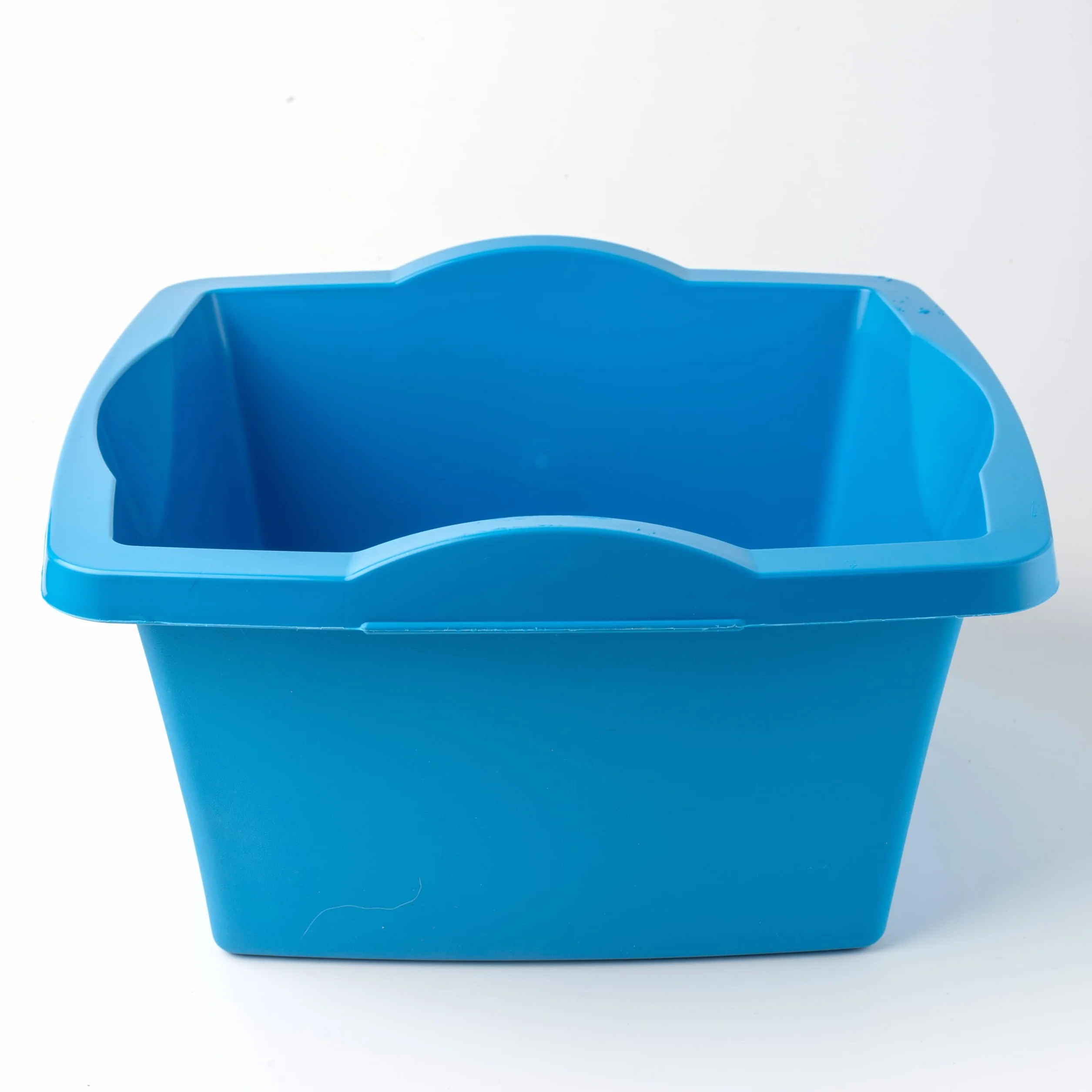 Bacinella in Plastica Quadrata Multiuso 7L - SUPER SOLIDA - Made in Italy - 33 x 33 x 16 cm - Vaschetta per Lavare Casa, Vesititi, Bucato, Piatti - Bacinella in Plastica Dura - Uso Interno ed Esterno