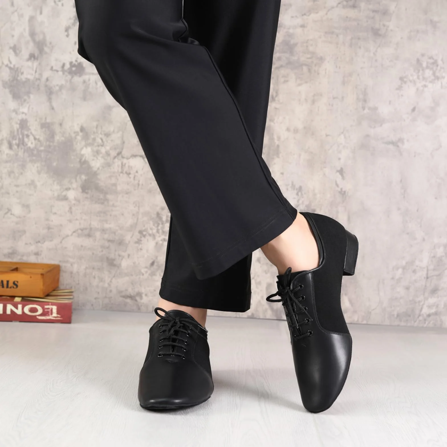 Scarpe da Ballo Latino Uomo Lacci Salsa Tango Jazz Performance Tacco Basso Scamosciata
