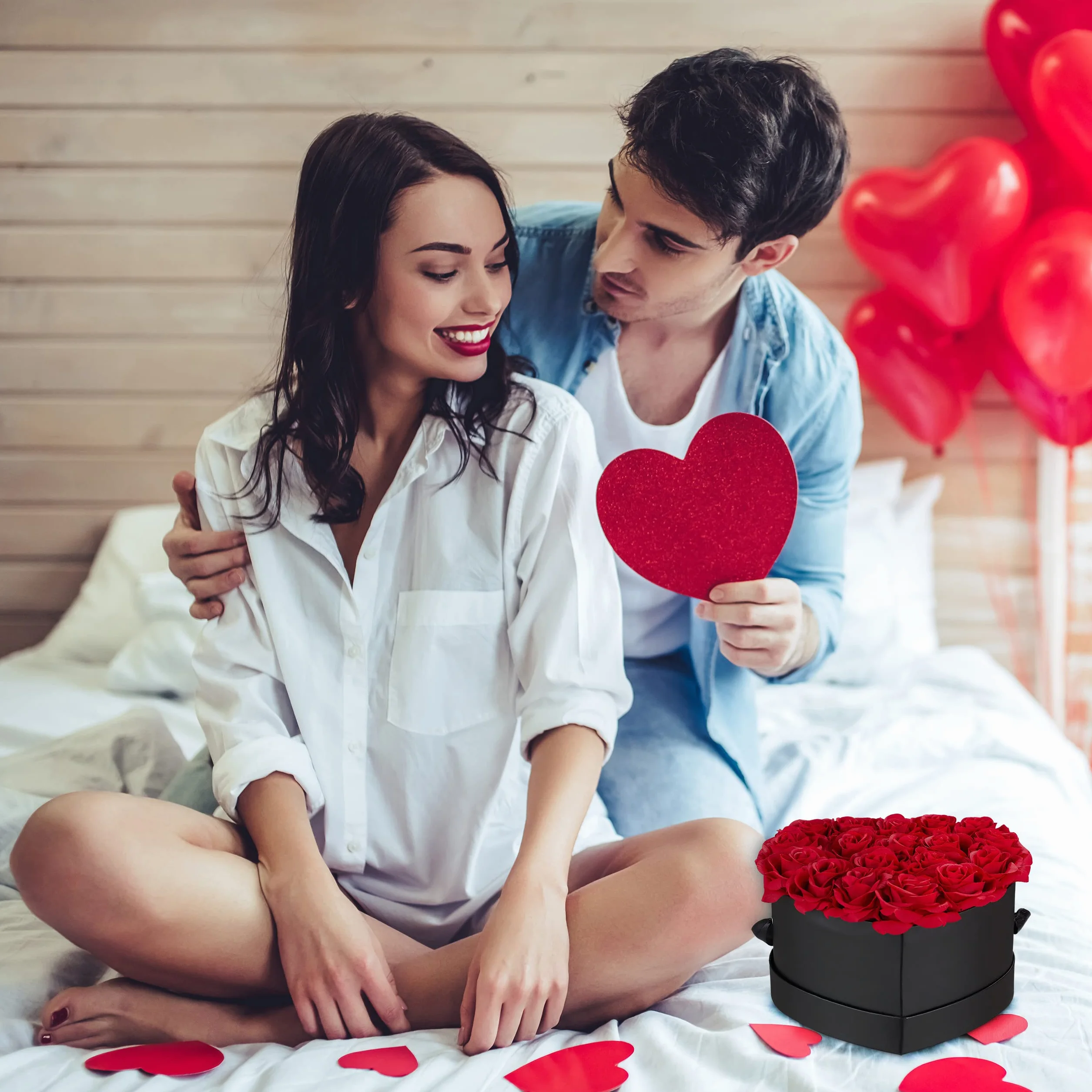 Relaxdays Box di Rose a Forma di Cuore, 18 Rose, Nero, Resistente 10 Anni, Idea Regalo, Box Decorativo, rossi