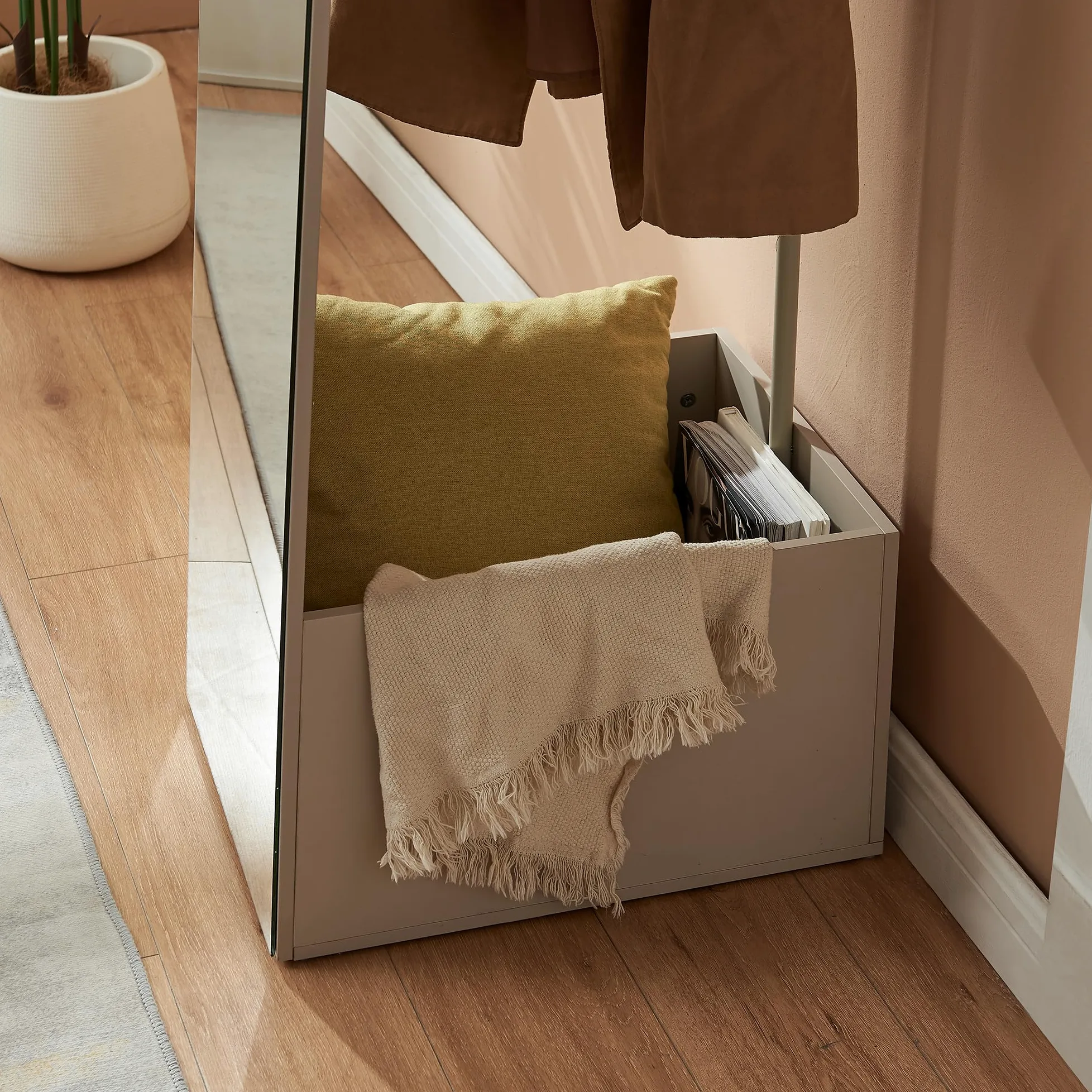 [en.casa] Specchio a Figura Intera con Stand Barra Appendiabiti Specchio Ovale da Terra Vano Porta Oggetti Vestiti Cappotti per Ingresso Camera da Letto Guardaroba 165x40x51 cm - Avena Oatmeal