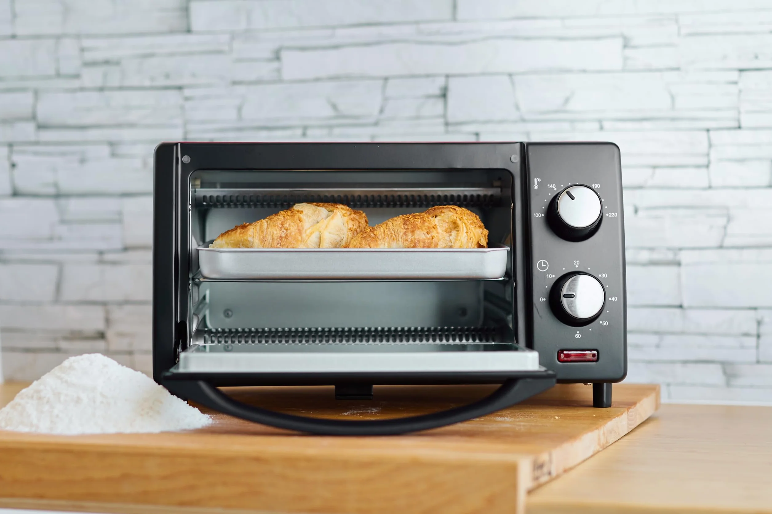 Girmi FE10 Forno Elettrico 800 W 10 Litri Griglia INOX Termostato Regolabile Timer 60 min Nero Rosso