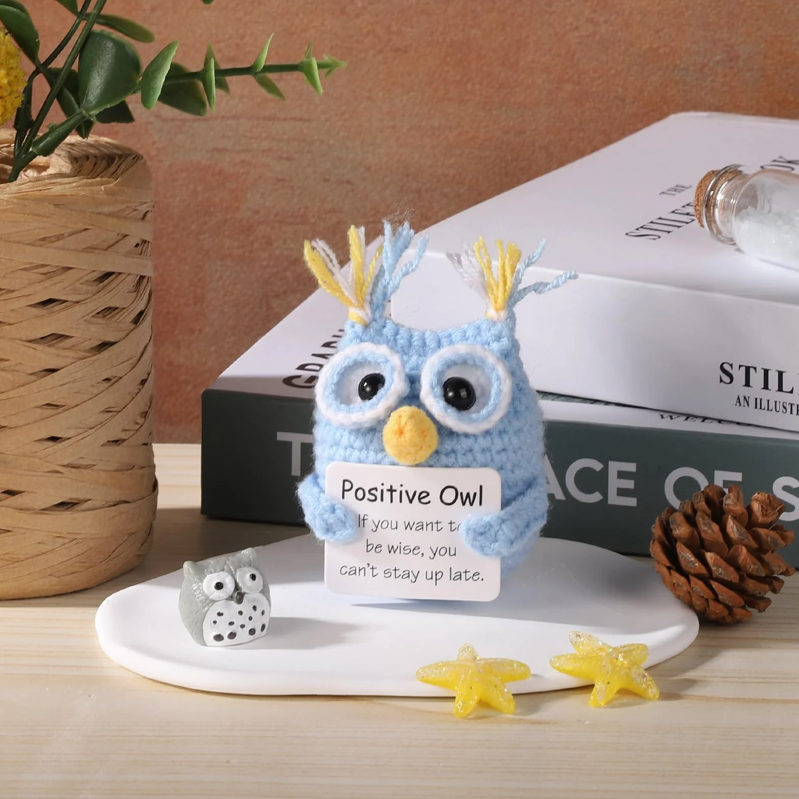 lasuroa Divertente Gufo Positivo All'Uncinetto, 7cm Simpatici Mini Bambola Lavorata a Maglia con Carta di Affermazione Ispiratrice Regalo di Incoraggiamento per Compleanno Bambini Feste Decorazioni