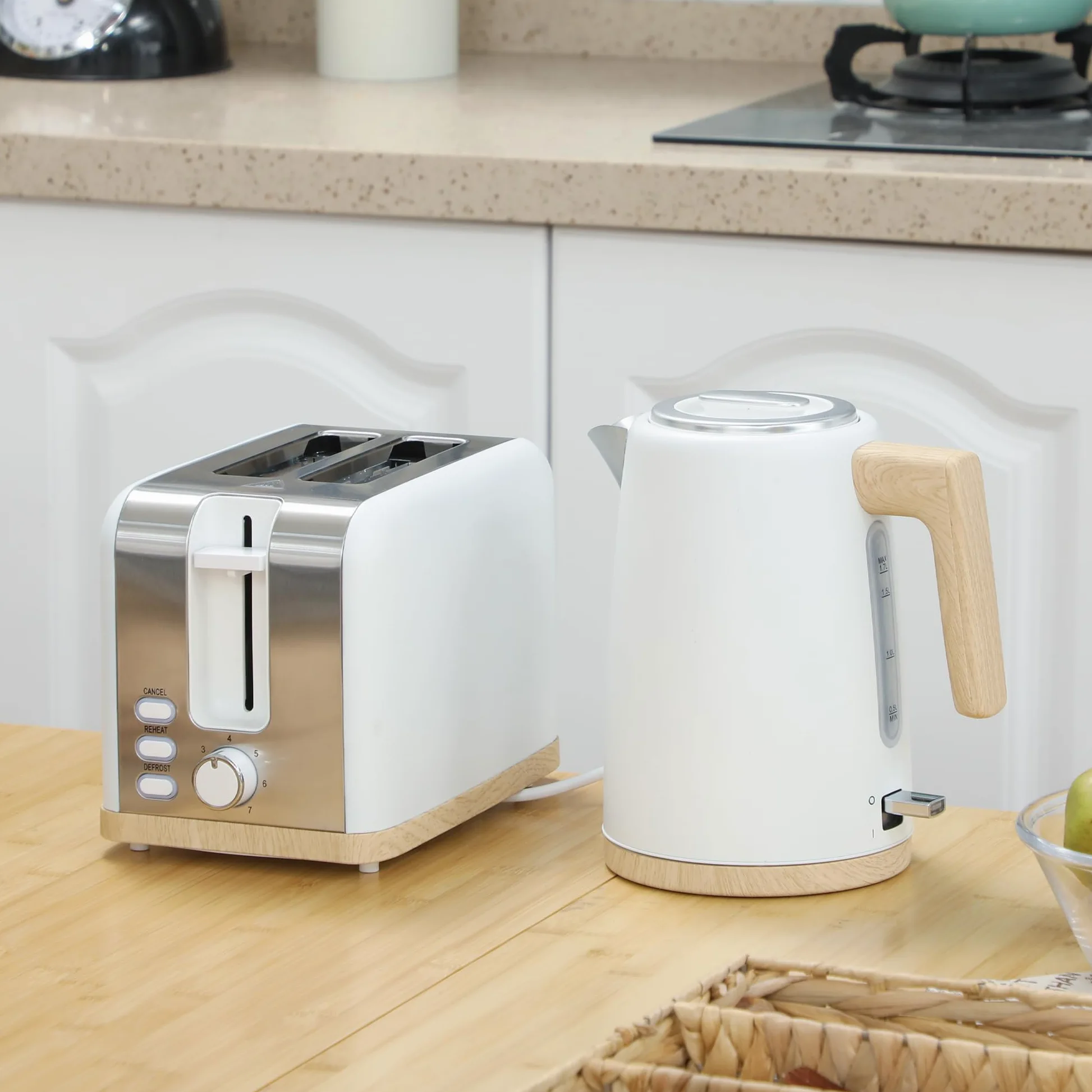 HOMCOM Set bollitore e tostapane 2200W, bollitore a riscaldamento rapido da 1,7 L e tostapane a 2 fette, 7 livelli di doratura - arresto automatico, protezione contro la bollitura a secco, bianco