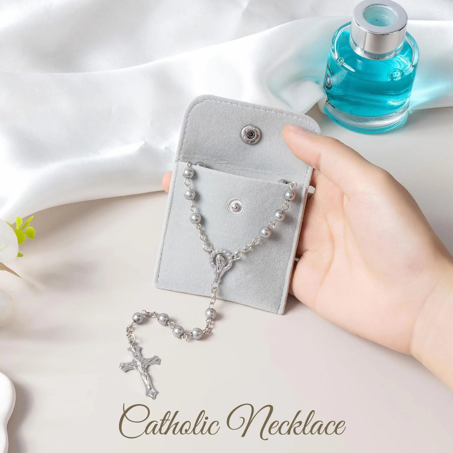 Collana rosario grigia per donne Collana rosario cattolica con perle artificiali Stile monocolore Regalo spirituale per preghiera e meditazione