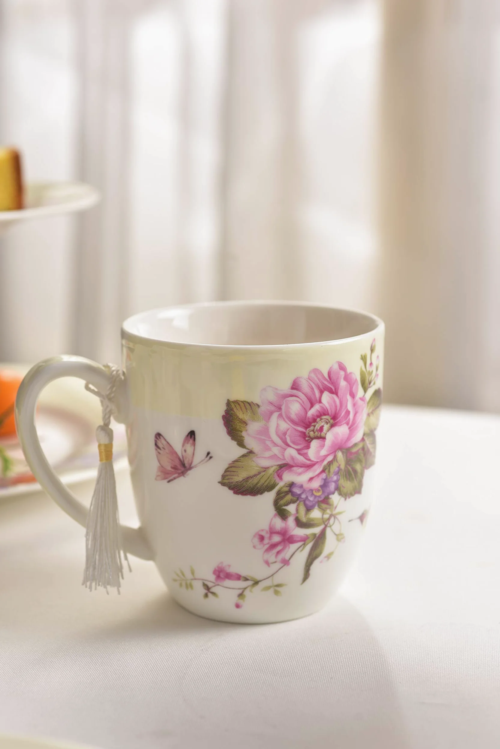 Set di 4 tazze da tè e caffè in porcellana - Design Shabby Chic con uccelli, rose e farfalle in confezione regalo - 330 ml