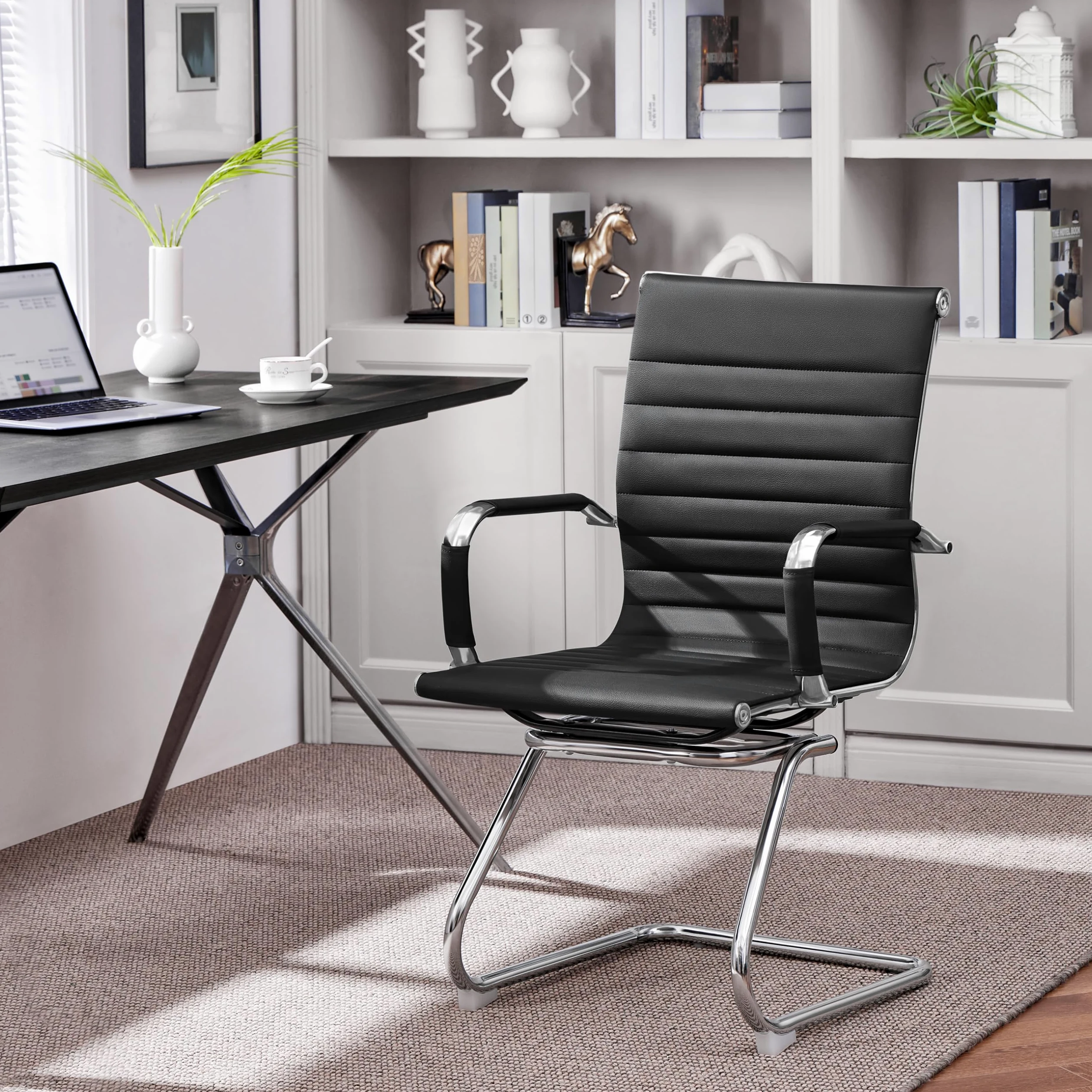 Yaheetech Set 2 Sedie Ufficio Senza Ruote per Ospiti Visitatori Riunioni Conferenza Design Cantilever Ergonomiche in Pelle Sintetica con Schienale e Braccioli Nero