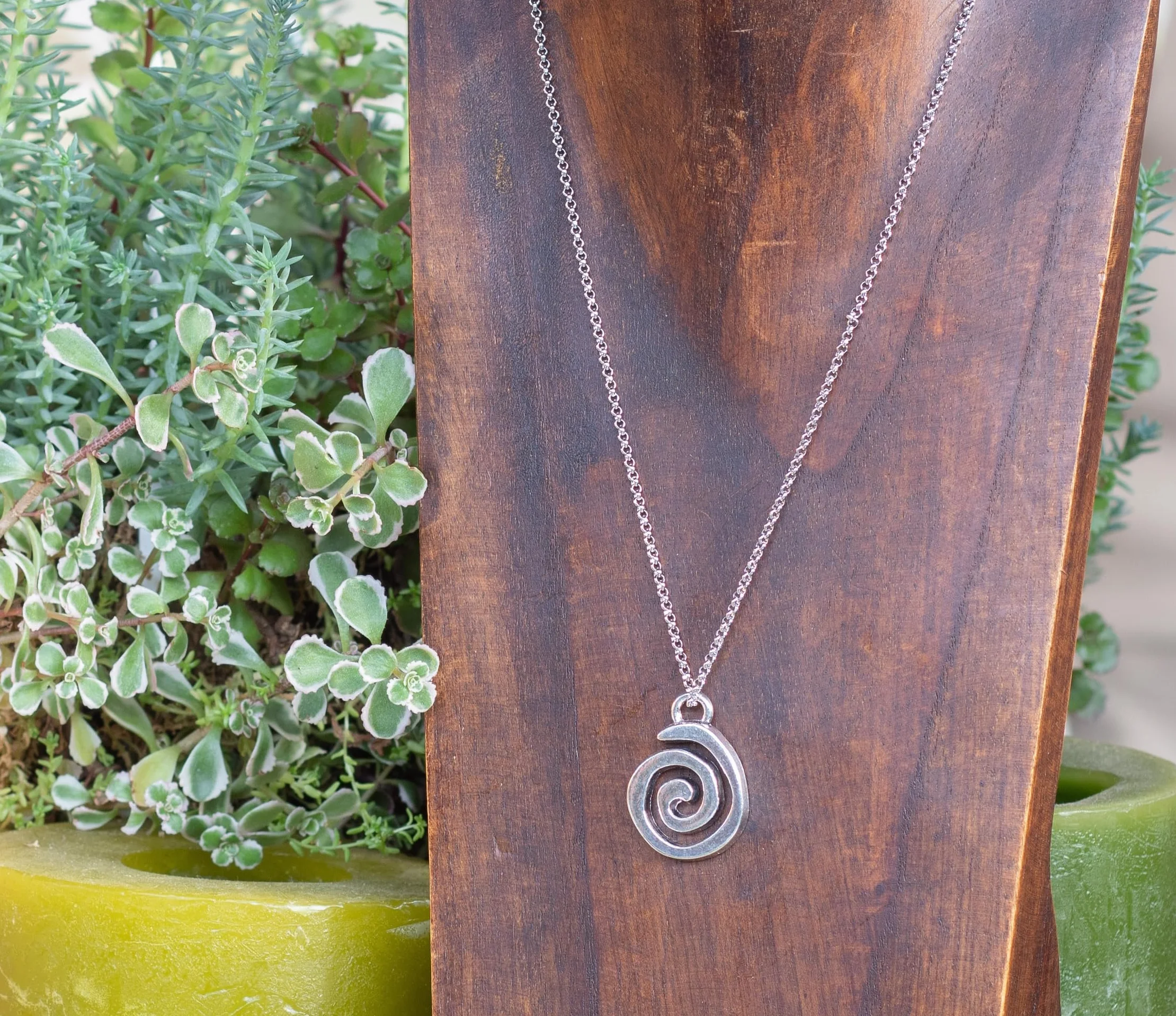 Collana spirale celtica fatta a mano in Spagna - Collana uomo donna - Collana bohemien - Collana hippie (Catena d'acciaio)