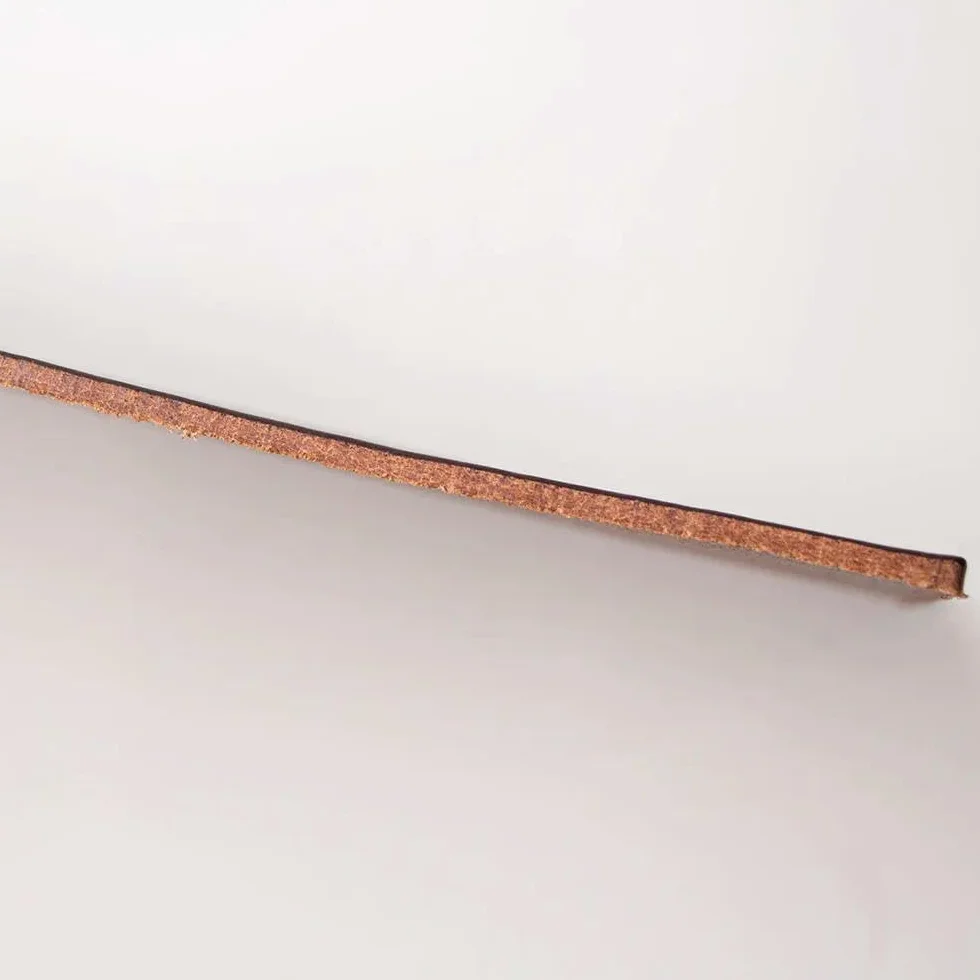 Pezzo di Pelle Artigianale Pelle conciata al vegetale Vera Pelle Spessa Circa 4,0 mm Pelle Bovina Vera Pelle Bovina Veg Tan Pretagliata a Mano