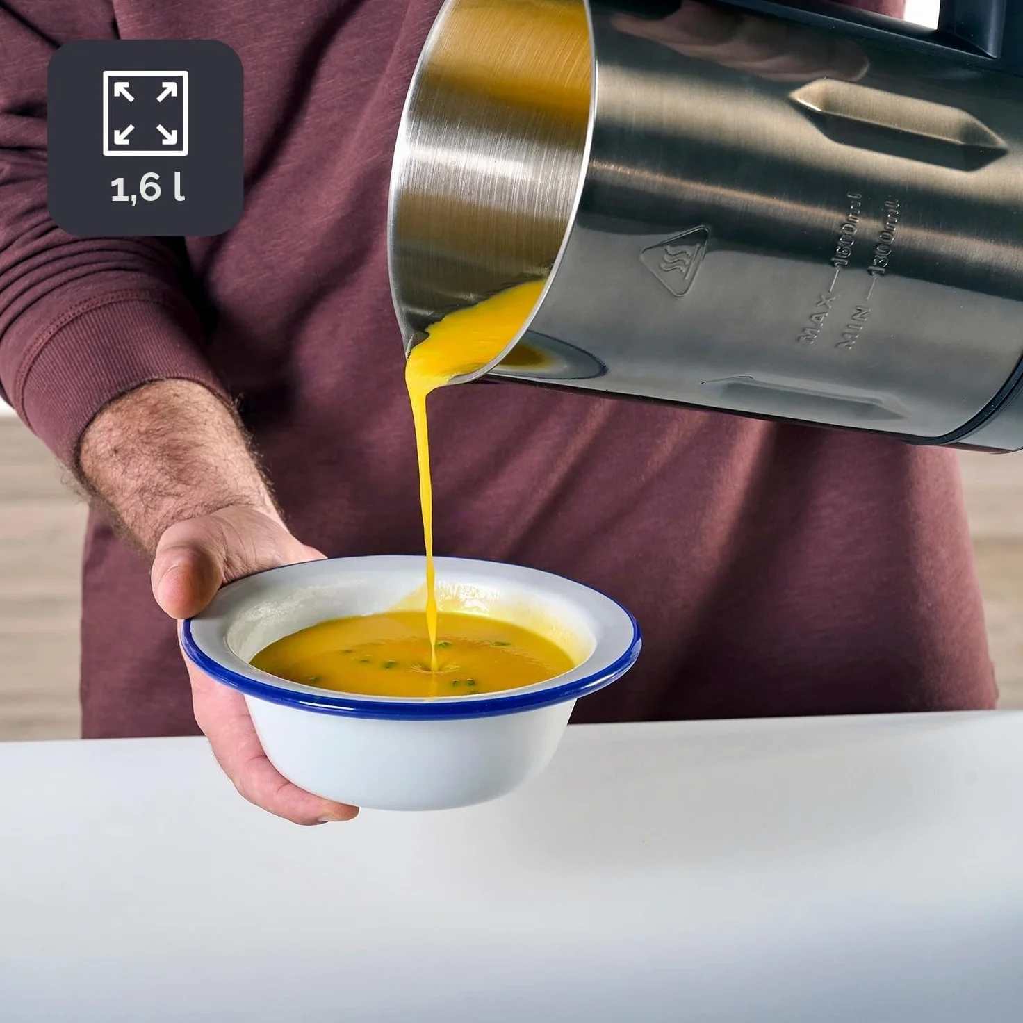 BLACK+DECKER BXSM1000E - Soup Maker 1040W | Caraffa Inox 1,6L | 7 Programmi Automatici | Smoothies, Compote & Zuppe | Funzione Mantenimento Caldo | Schermo Digitale | Materiali Senza BPA