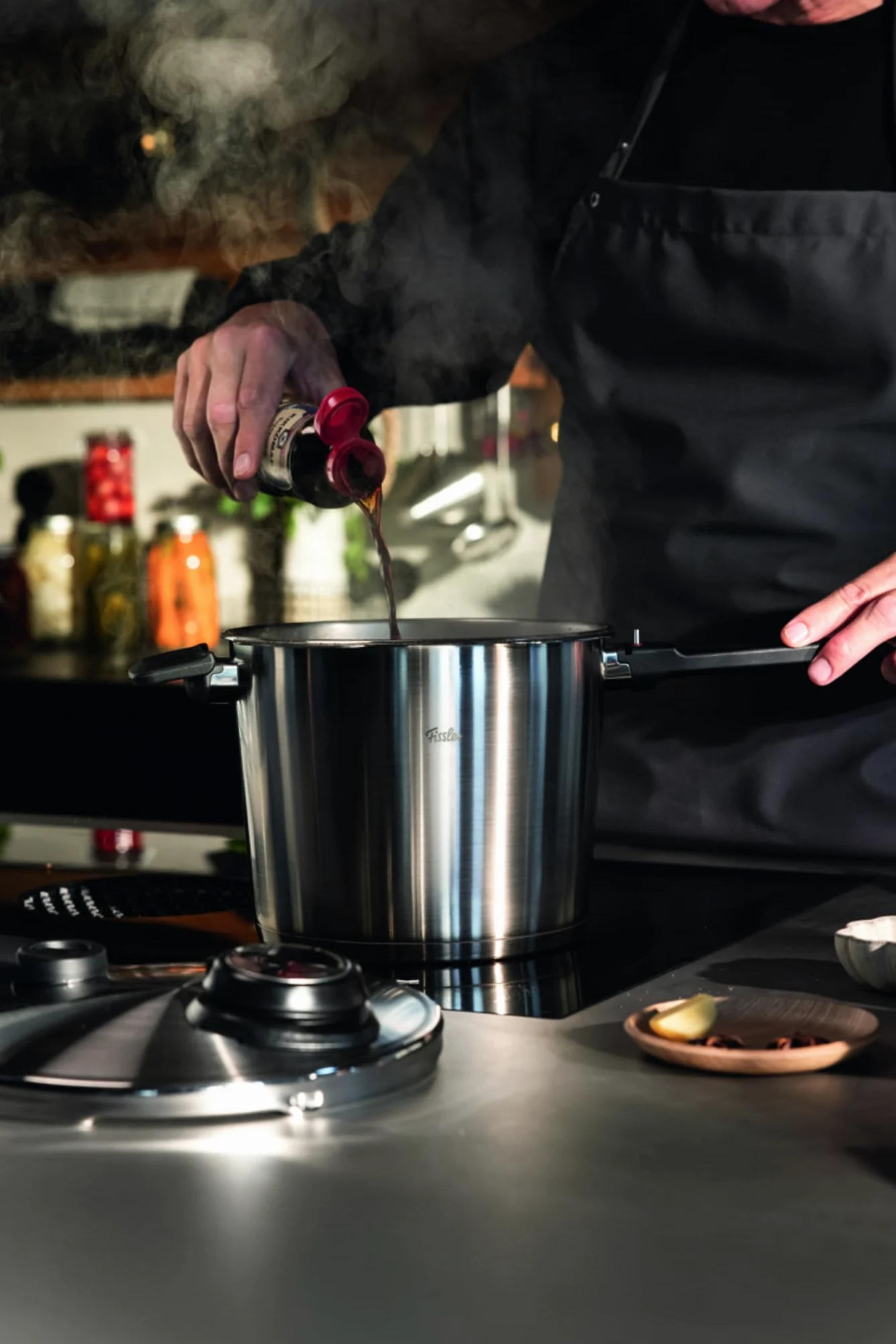 Fissler, Set da 4 pezzi con pentola a pressione Vitavit Premium 4.5 L, diametro 22 cm, con padella a cottura rapida 2.5 l , diametro 22 cm, con coperchio in metallo, per cottura a induzione