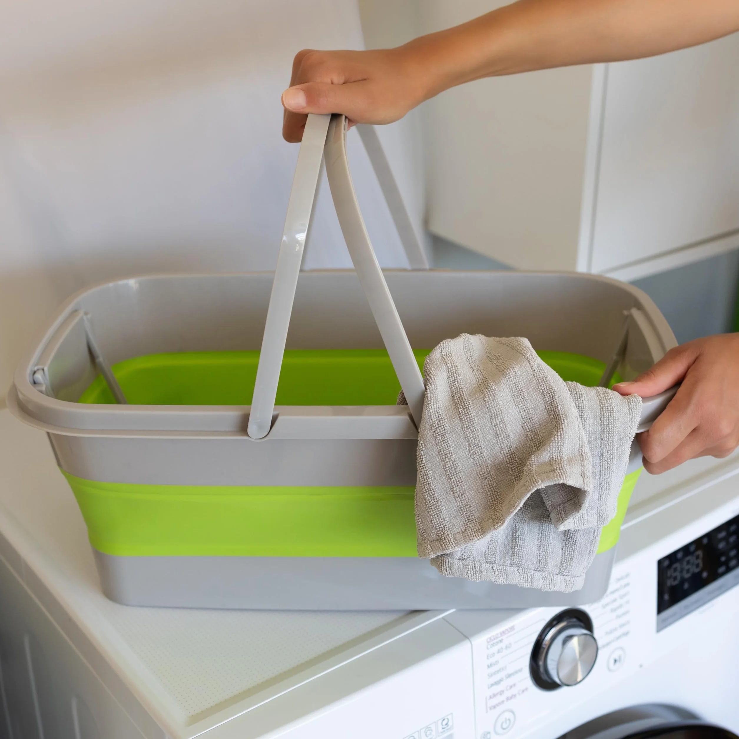 Meridiana - Secchio Pieghevole rettangolare 15 Litri in Silicone - Secchiello Richiudibile 15l per Pulizie Bucato Campeggio Pesca - Secchio Portatile Acqua -GRIGIO VERDE (compatibile con SPACE MOP)