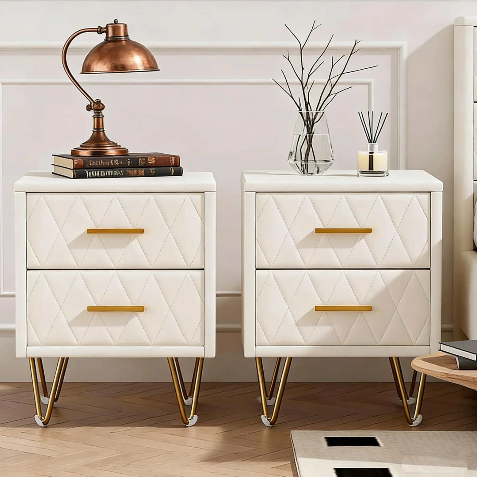 Comodino con 2 cassetti, superficie in pelle, tavolino con piedini e maniglie in metallo per camera da letto, soggiorno, 41 x 35,5 x 51 cm (beige PU+2 cassetti, 2 unità)