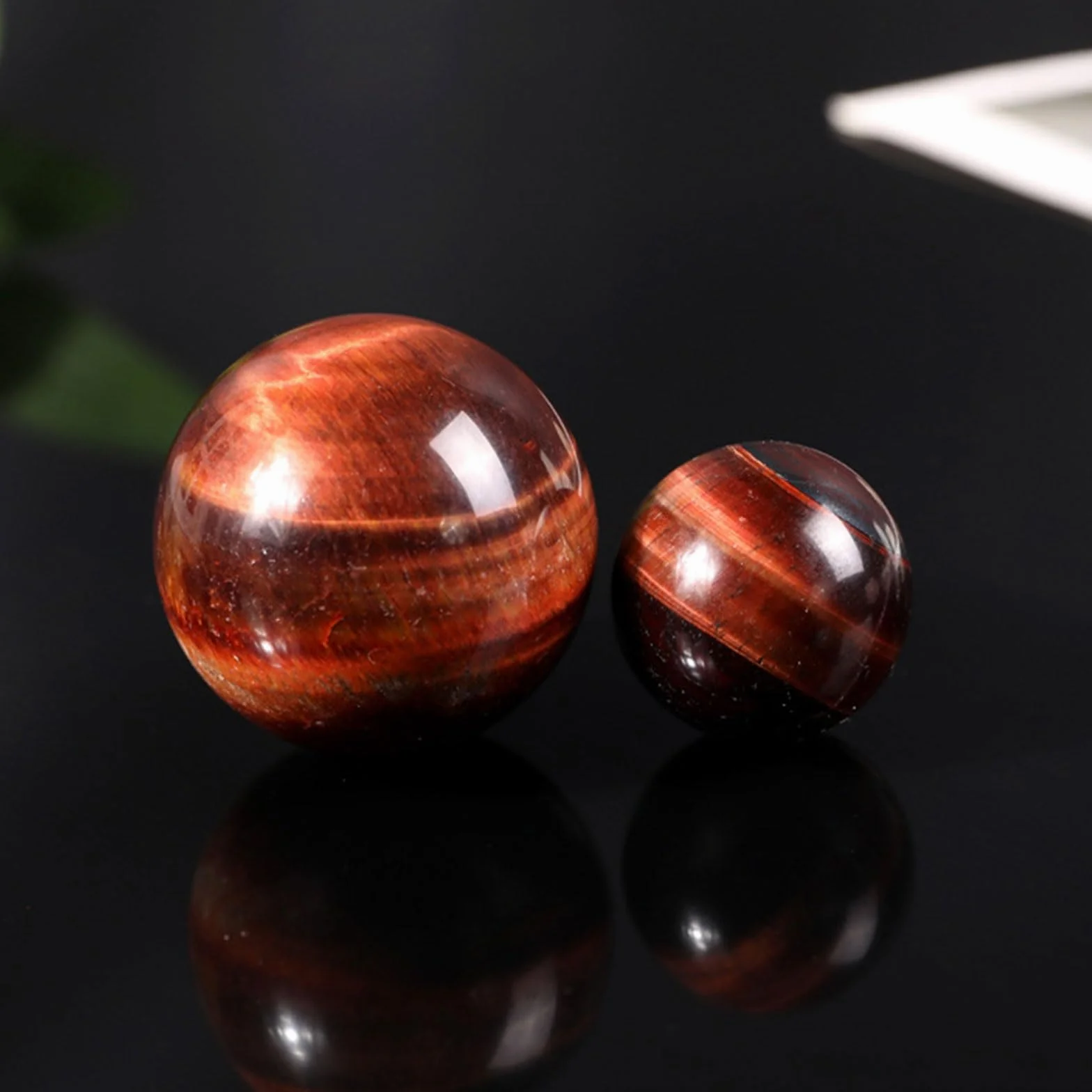 Naturalny zestaw 3 kulek z kryształu czerwonego tygrysiego oka 32-34mm do dekoracji Feng Shui