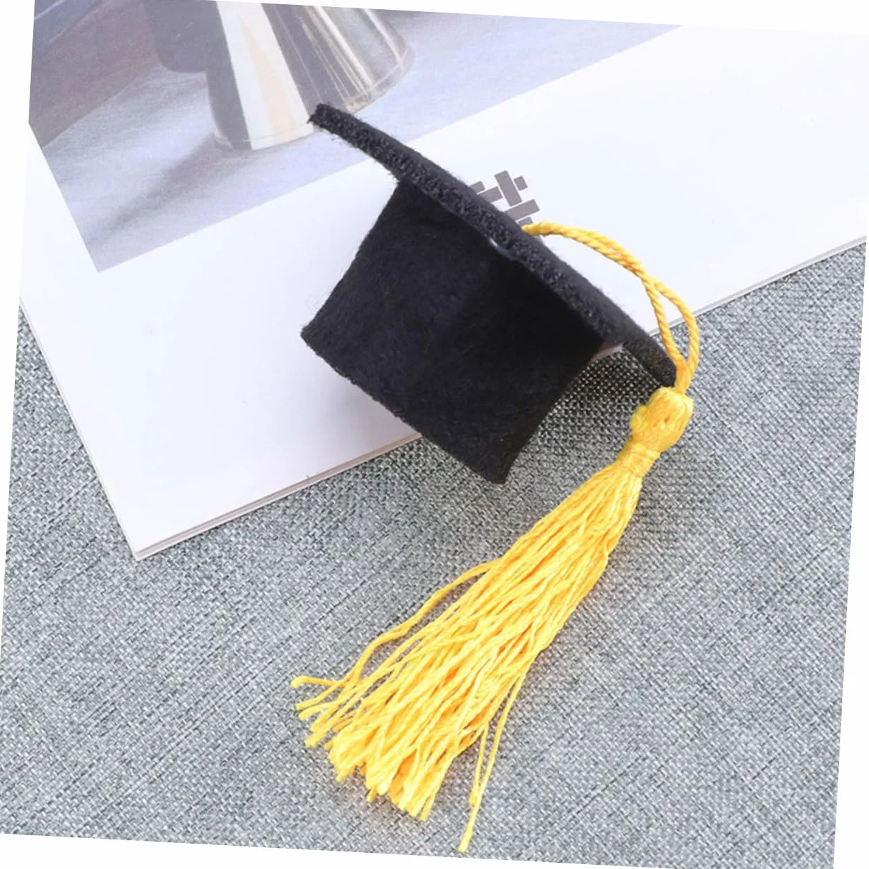 24pezzi Cappelli Laurea in Miniatura Gialli Con Nappa Decorazioni Per Feste Laurea Topper Per Cupcake e Bottiglie Vino Realizzati in Resistente