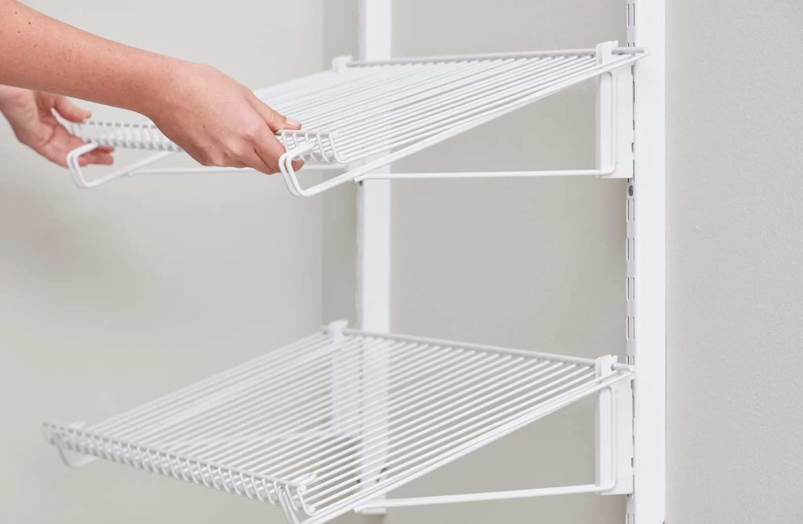 Rubbermaid - Mensola per scarpe, colore: Bianco