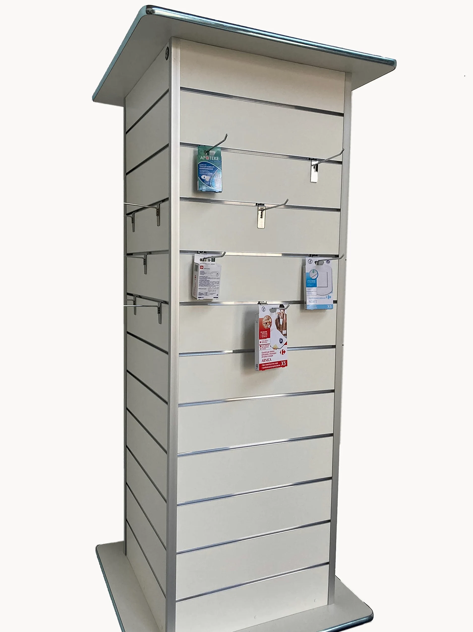 Espositore per negozio di cm. 75x75xh180 - €.800+iva