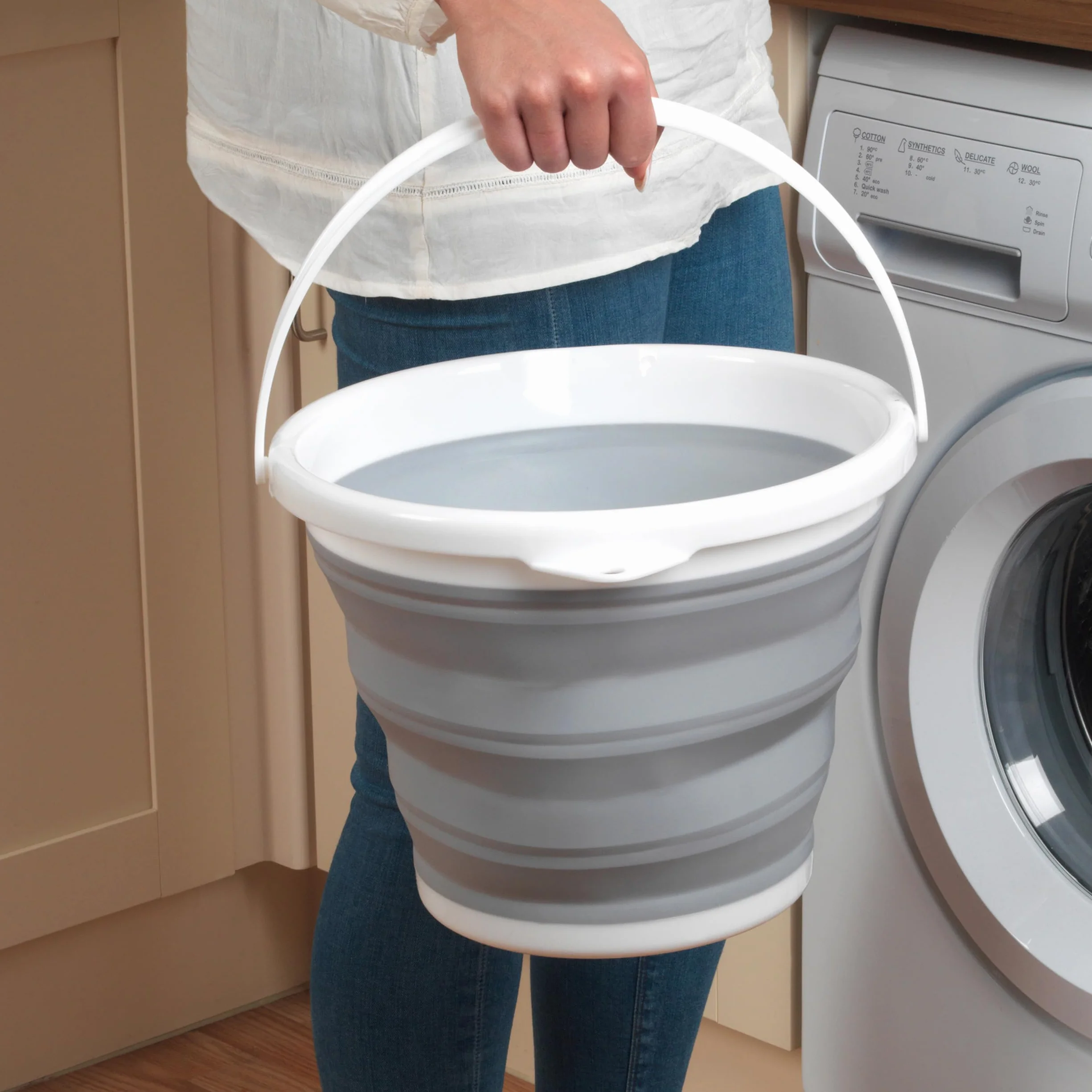 Beldray LA028495GRY Secchio Pieghevole - Vasca Pieghevole Per Stoccaggio Compatto, Uso Interno/Esterno, Pulizia Auto, Plastica Facile Da Pulire Con Maniglia, 10 L, Grigio
