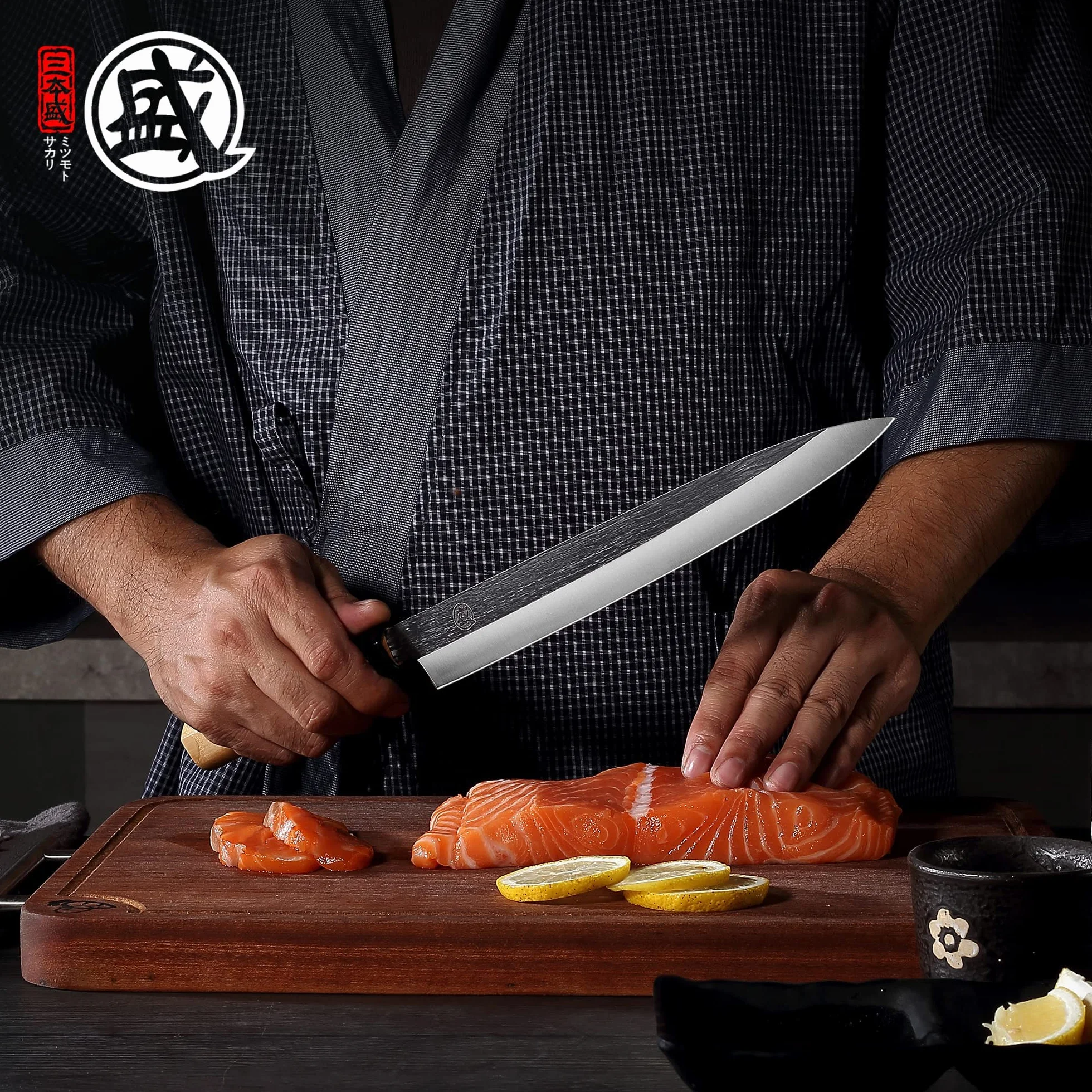 MITSUMOTO SAKARI 28 cm Coltello Yanagiba Giapponese in Lega di Tungsteno, Coltello Sashimi Professionale Forgiato a Mano