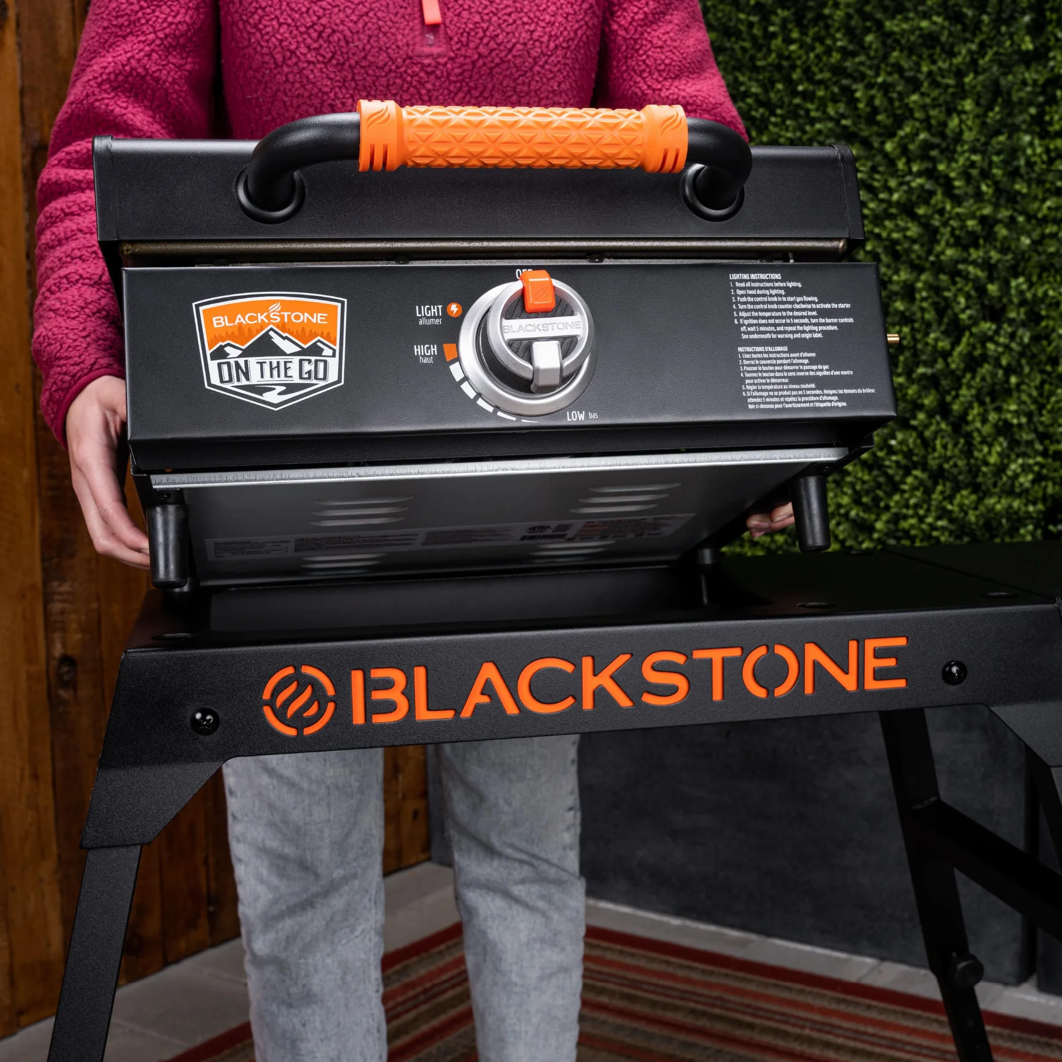 Blackstone 5013 - Supporto universale per gambe con ripiano laterale, in metallo, colore: nero, realizzato per adattarsi alle piastre da tavolo da 43,2 cm o 55,9 cm