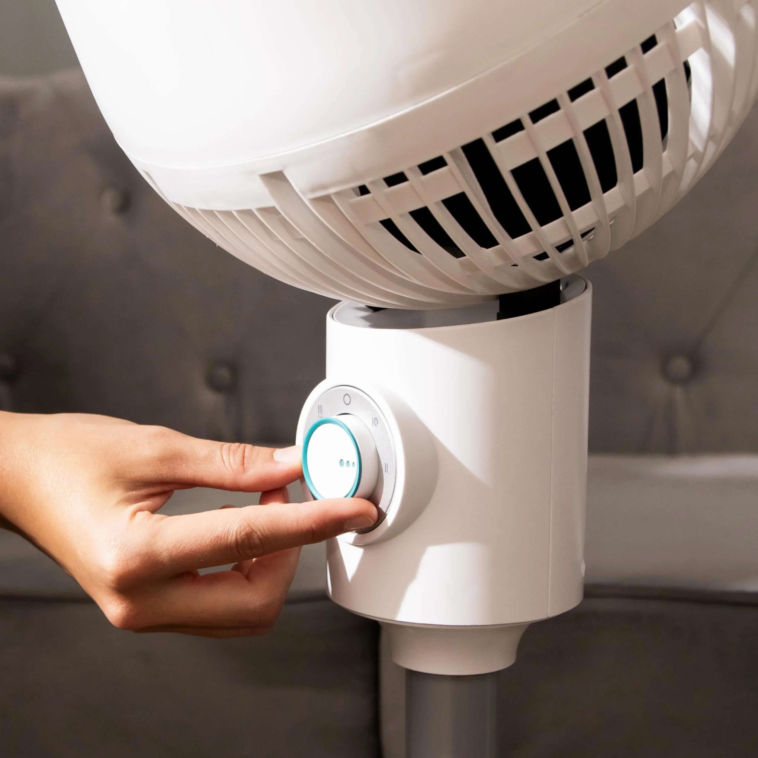 Cecotec - Ventilatore circolatore d'aria a piantana, EnergySilence 900 Cyclone. 35 W, diametro 9 pollici, oscillazione automatica, 3 velocità, inclinazione regolabile, controllo facile