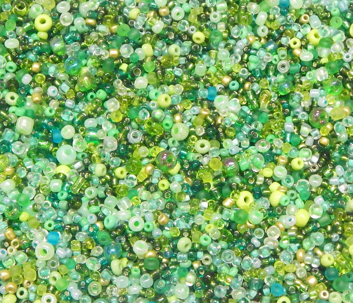 Perline Rocailles in Vetro 2-4 mm Miste Verdi 3000 Pezzi